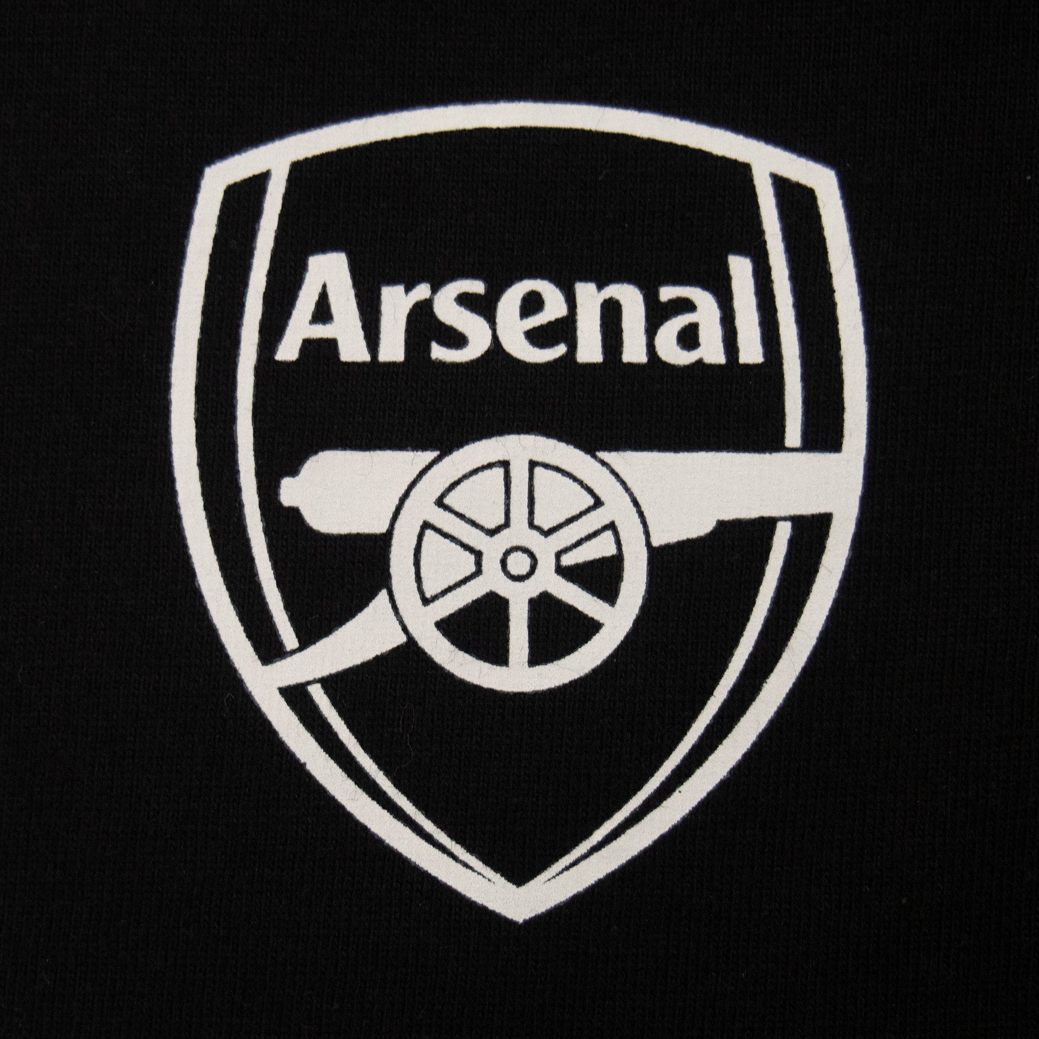 Arsenal kids pyjamas. Short sleeve top in red with branded graphic and pyjama shorts in blue with AFC logo to the left leg