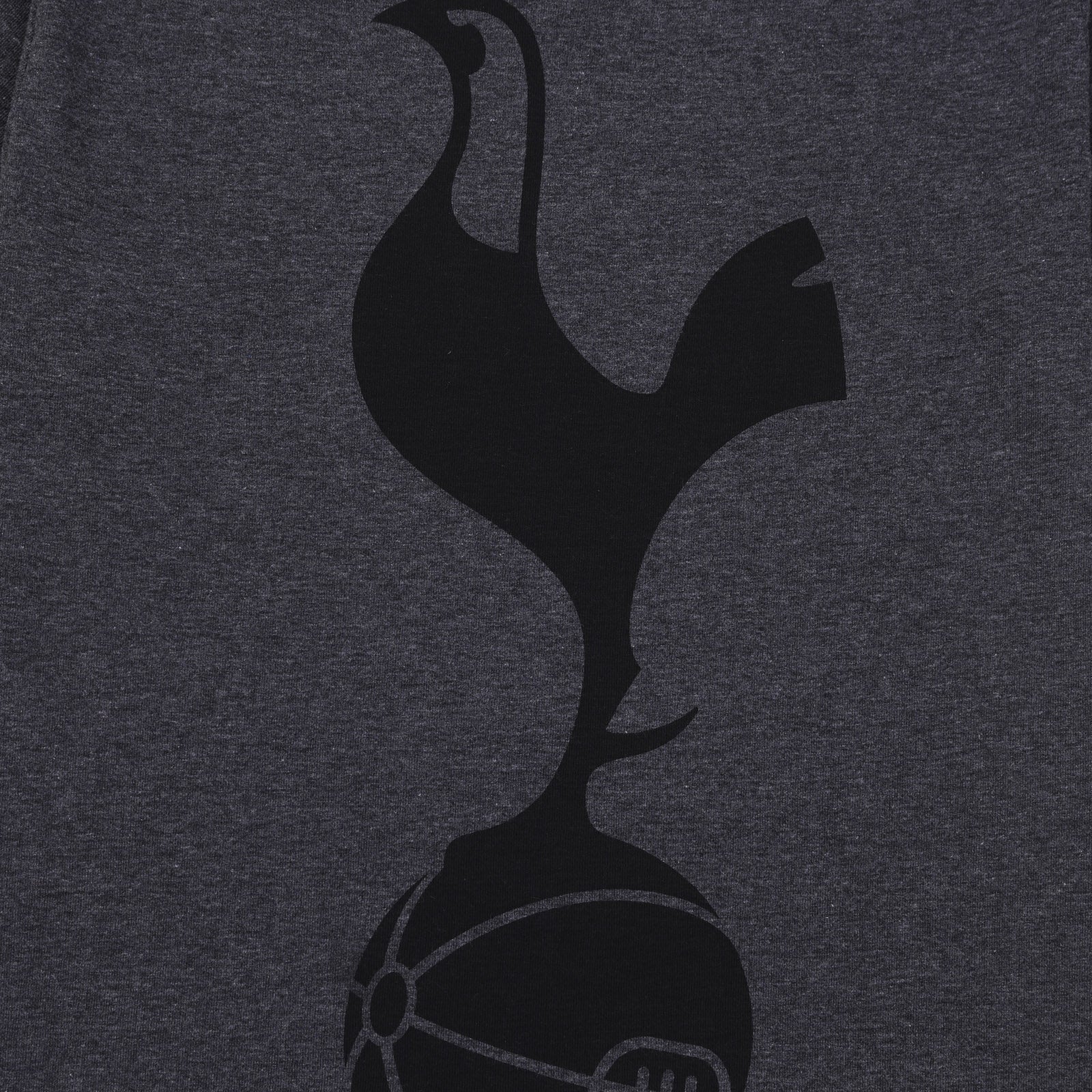 Spurs adults short pyjama set in grey with a short sleeve t-shirt & graphic and shorts with logo to the left leg.