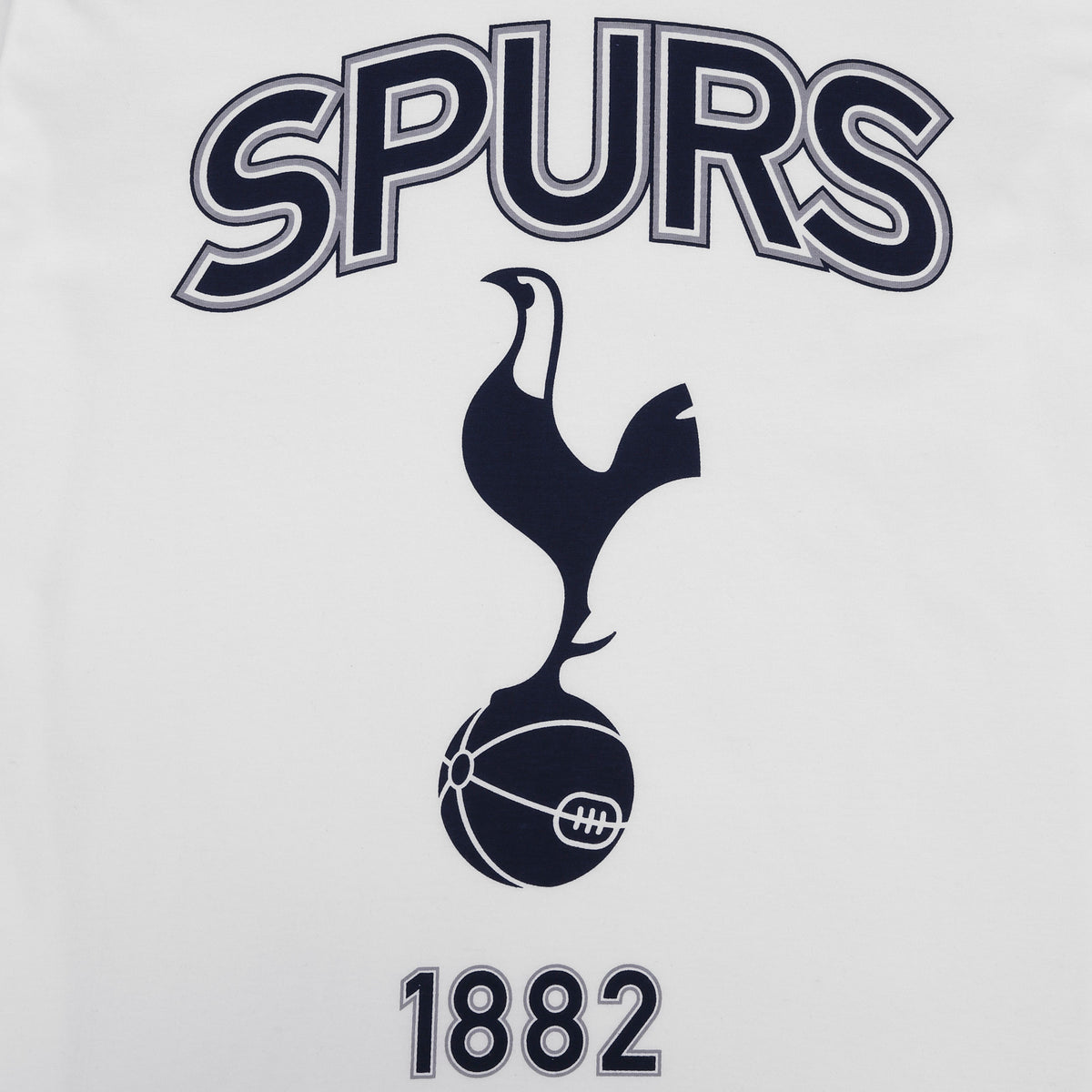 Spurs adults short pyjama set in white with a short sleeve t-shirt & graphic and shorts with logo to the left leg.