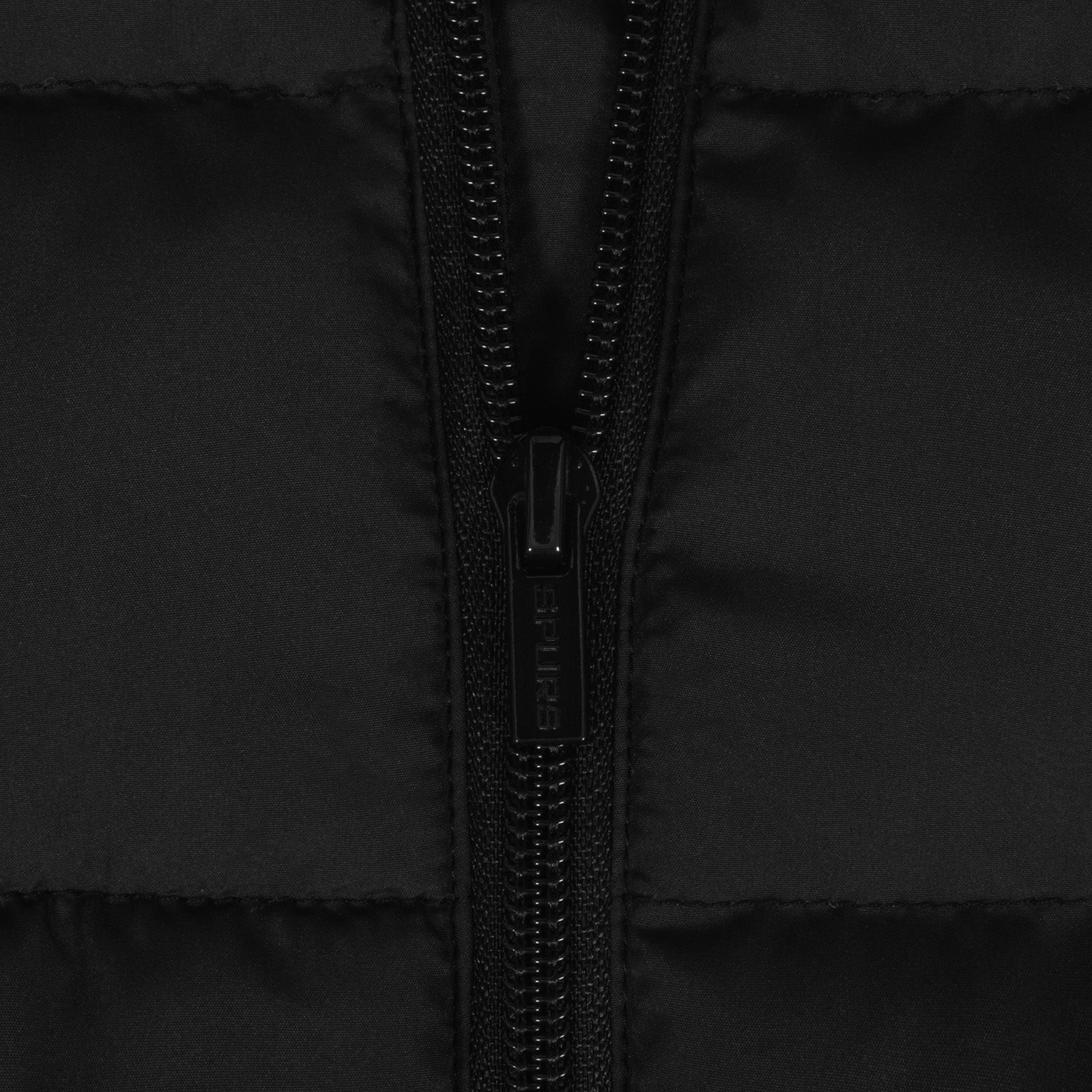 Spurs adults gilet in black with club crest to chest.