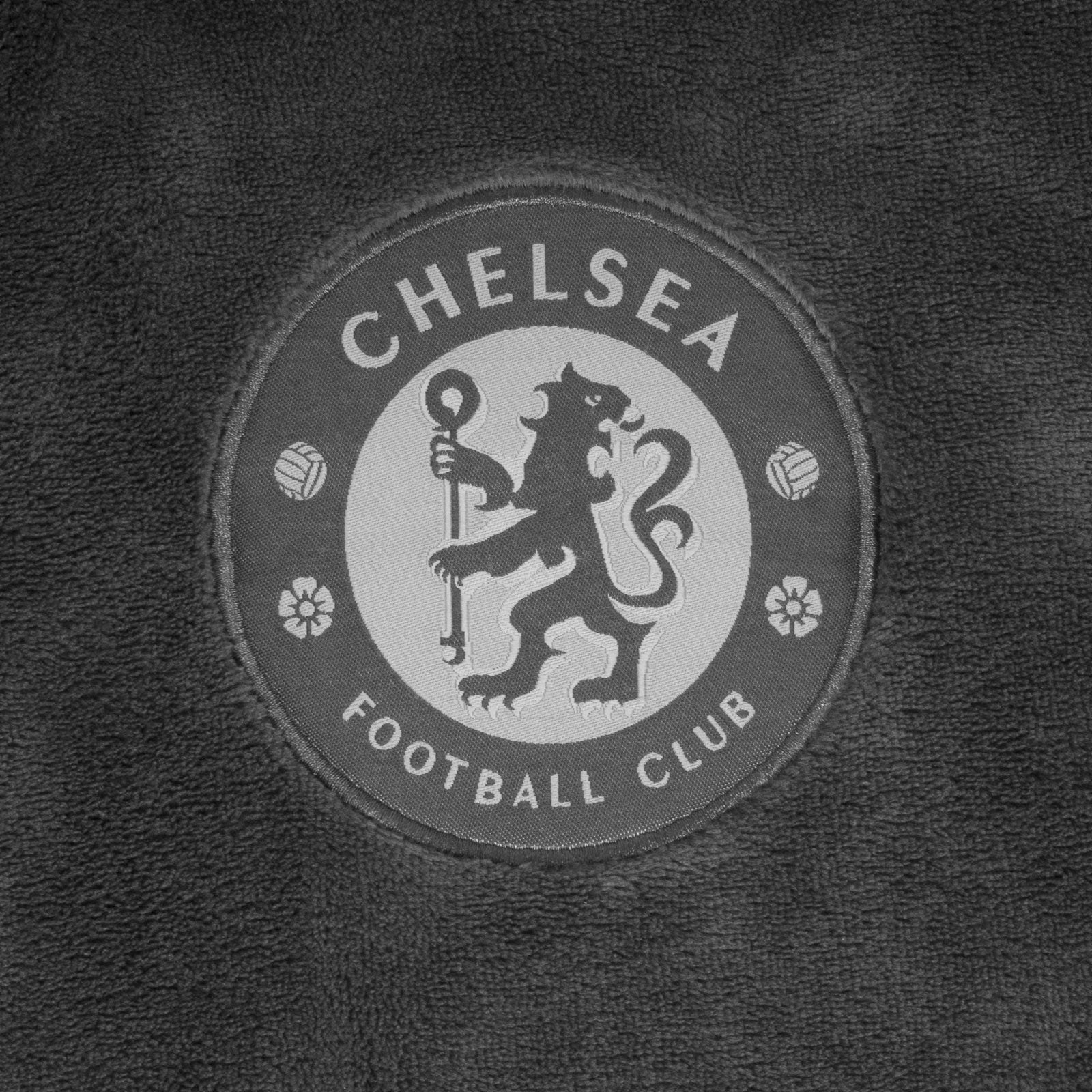 Chelsea adults dressing gown in grey with crest