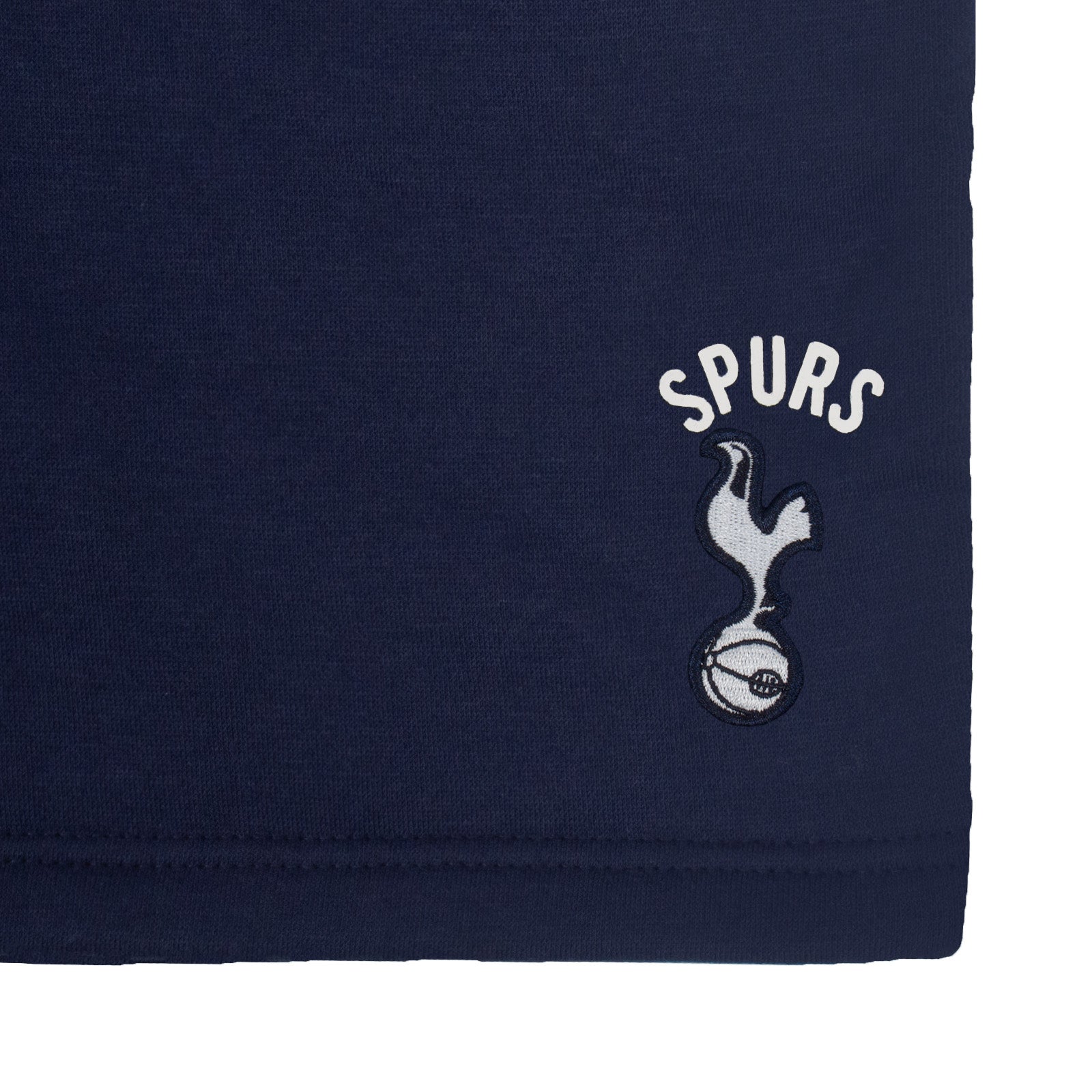 Spurs adults fleece shorts in navy blue with crest to left leg and pockets to front & back.