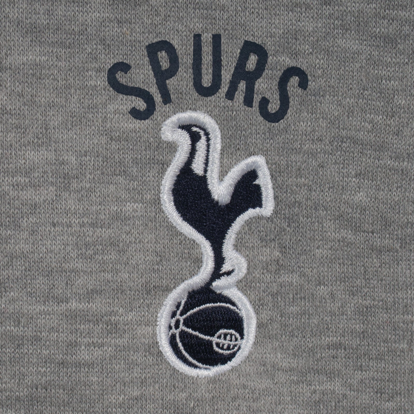 Spurs adults fleece shorts in grey with crest to left leg and pockets to front & back.