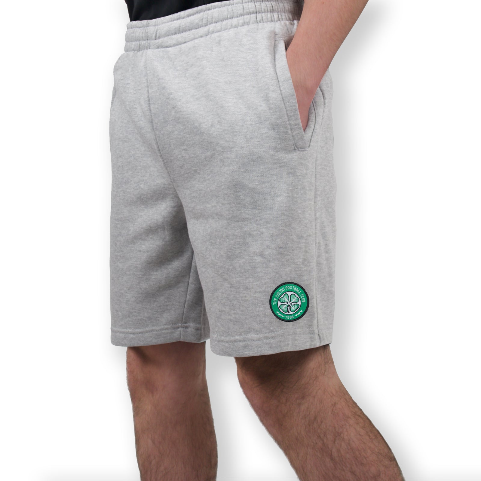 Celtic adults fleece shorts in grey with crest to left leg and pockets to front & back.