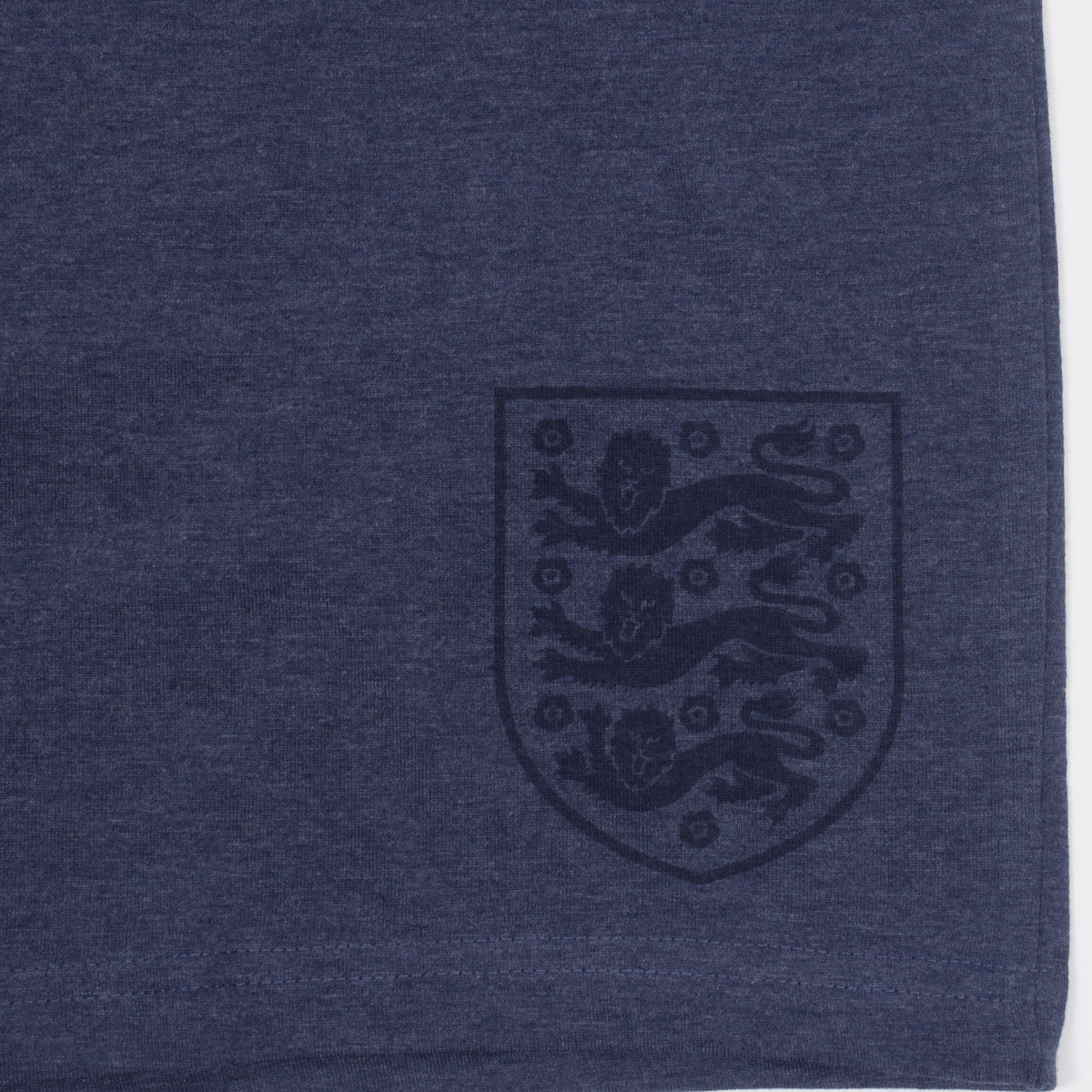 England adults short pyjamas in blue. Short sleeved top with three lions crest & text