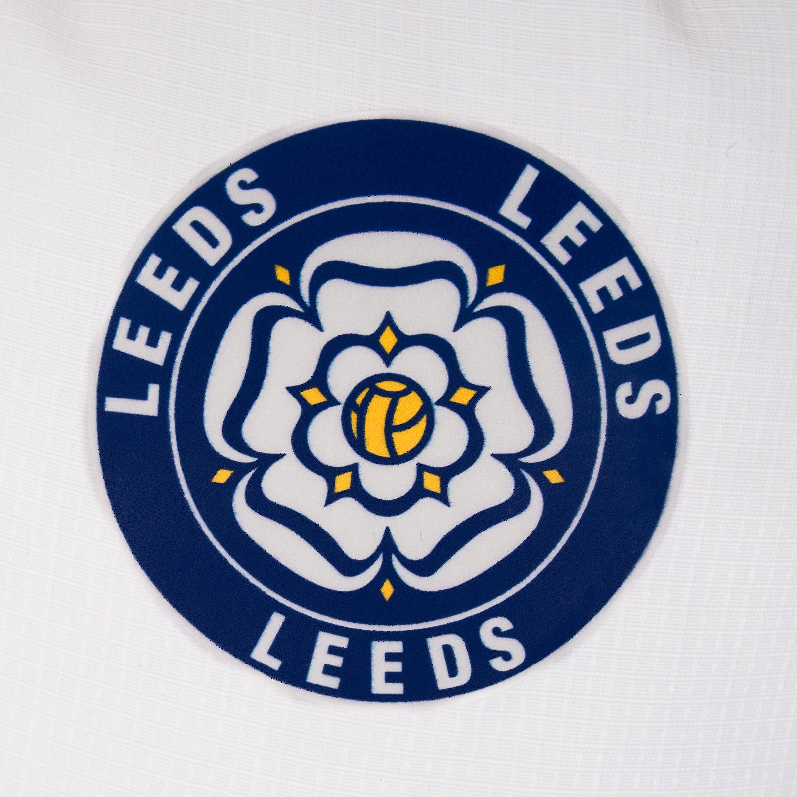 Leeds United bucket hat in white, blue and yellow
