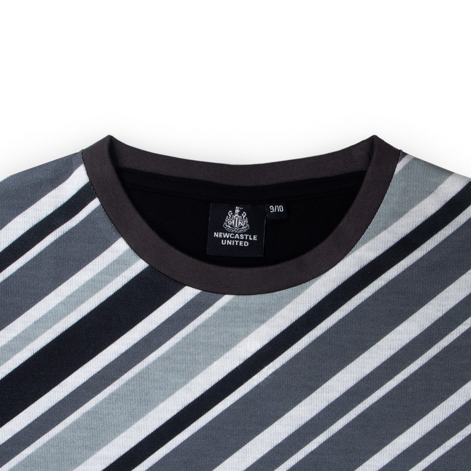 Newcastle Utd kids long pyjamas in black with long sleeve top with graphic crest with long legged bottoms