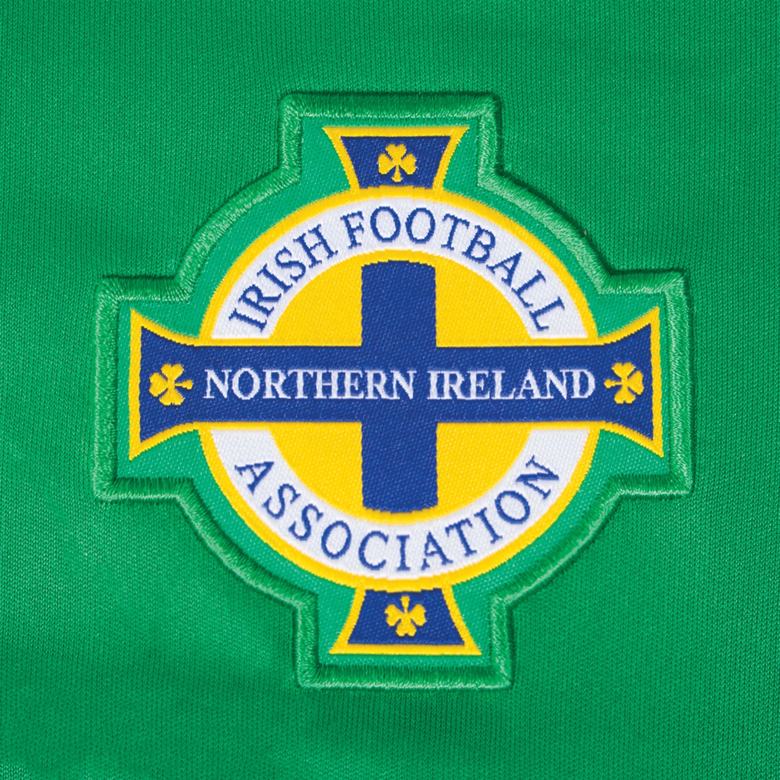 Northern Ireland adults T-shirt in green with national crest to chest.