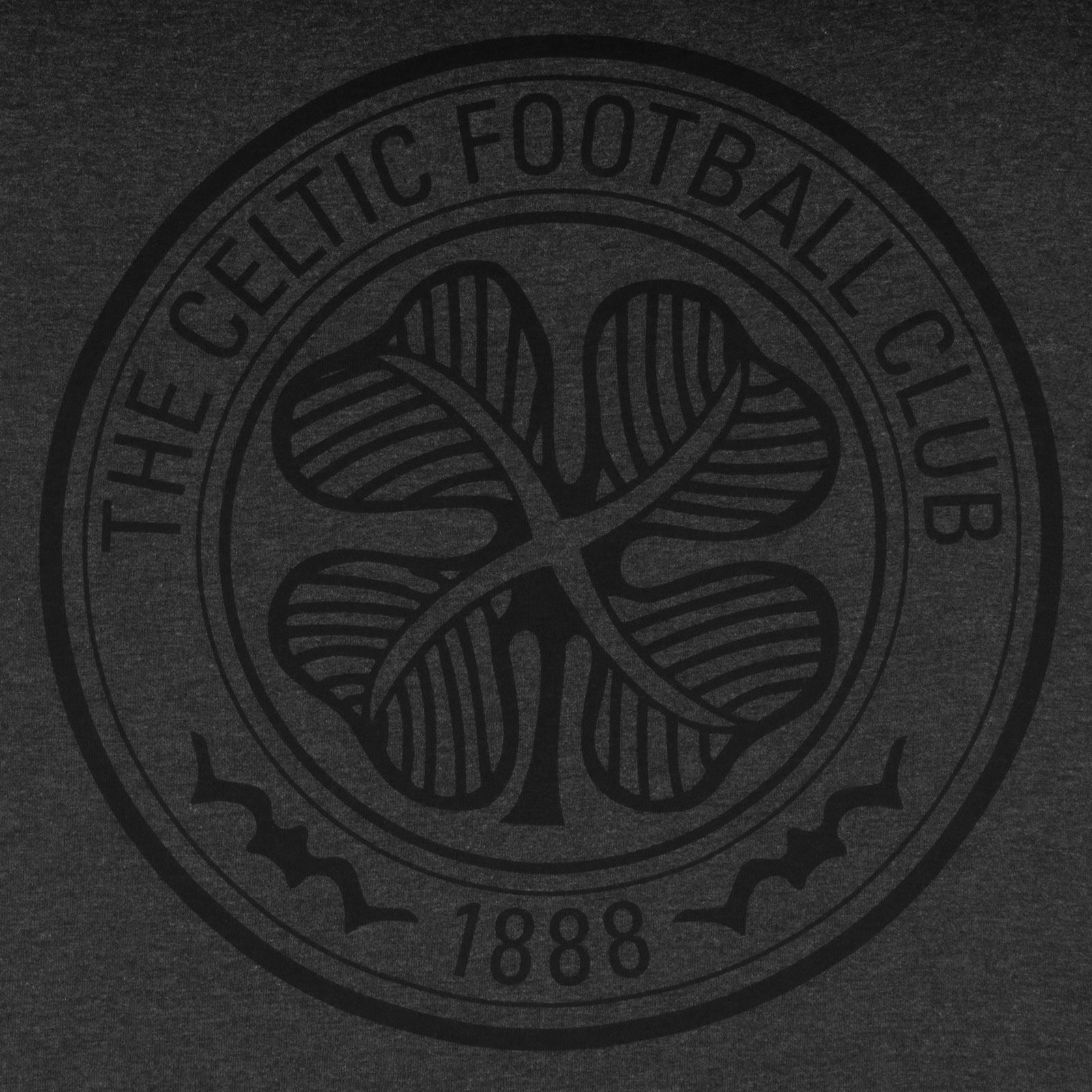 Celtic adults pyjamas in grey. Short sleeve shirt with branded graphic and shorts with logo to the left leg.