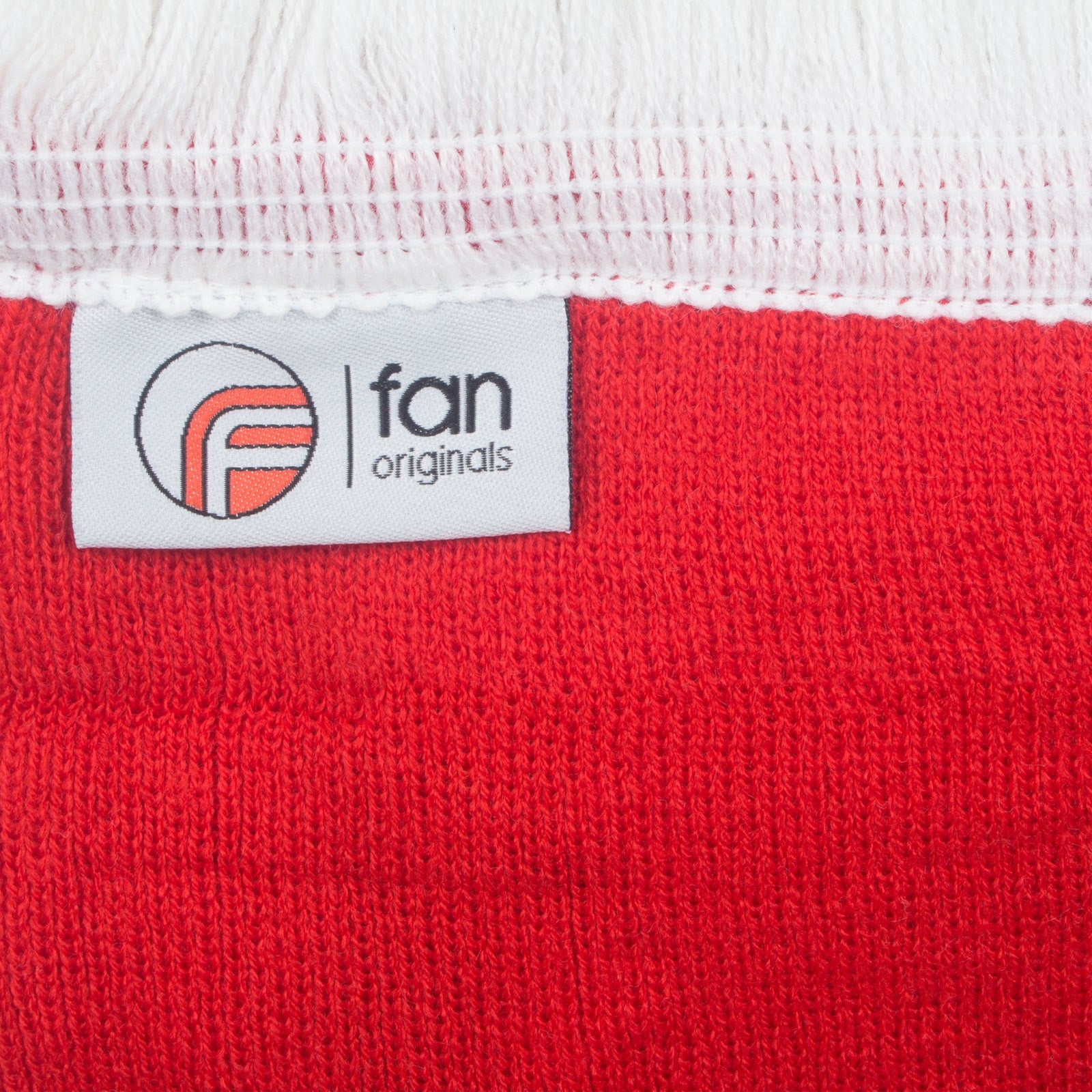 Man United scarf in red with Manchester Crest