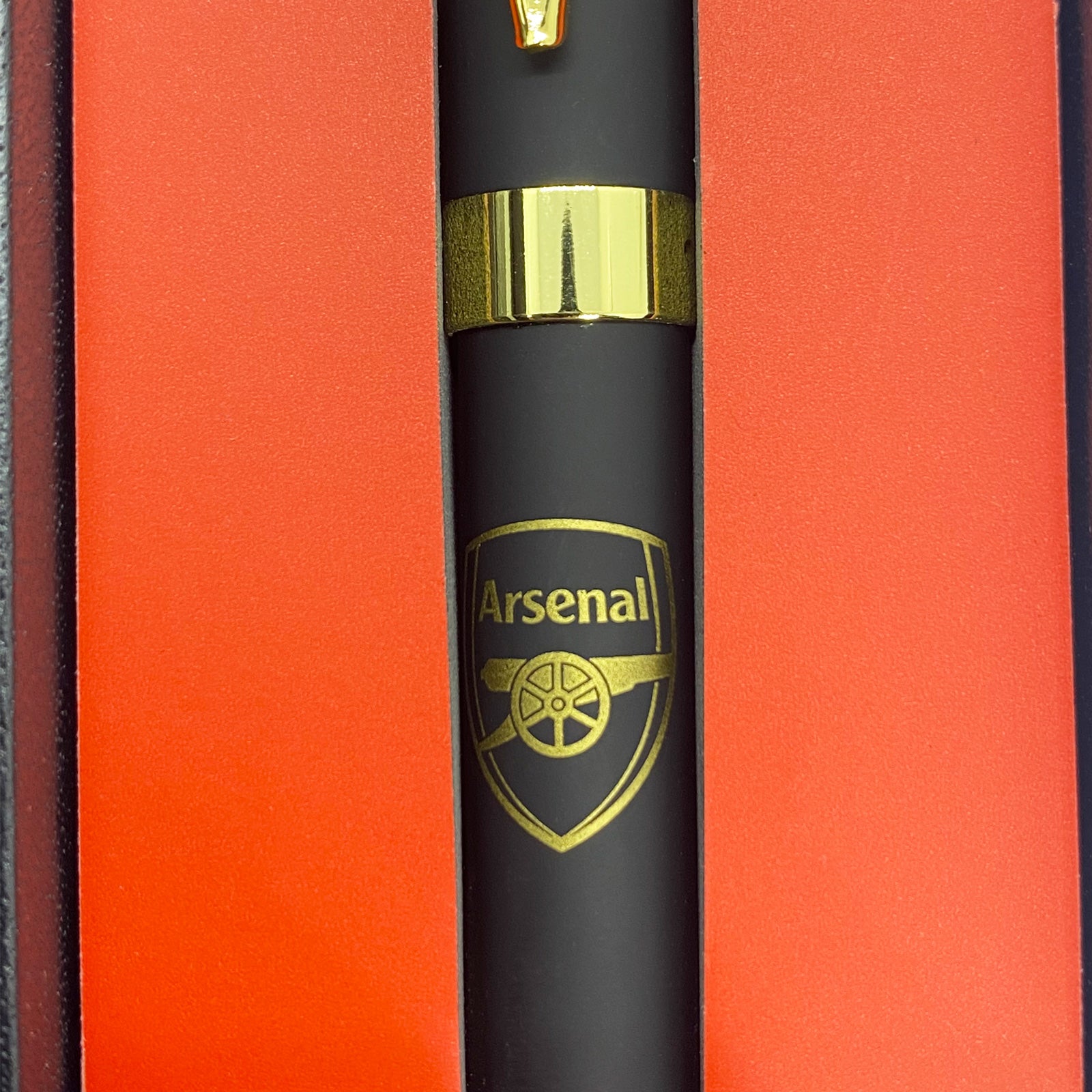 Arsenal pen in black with club crest in club design gift box
