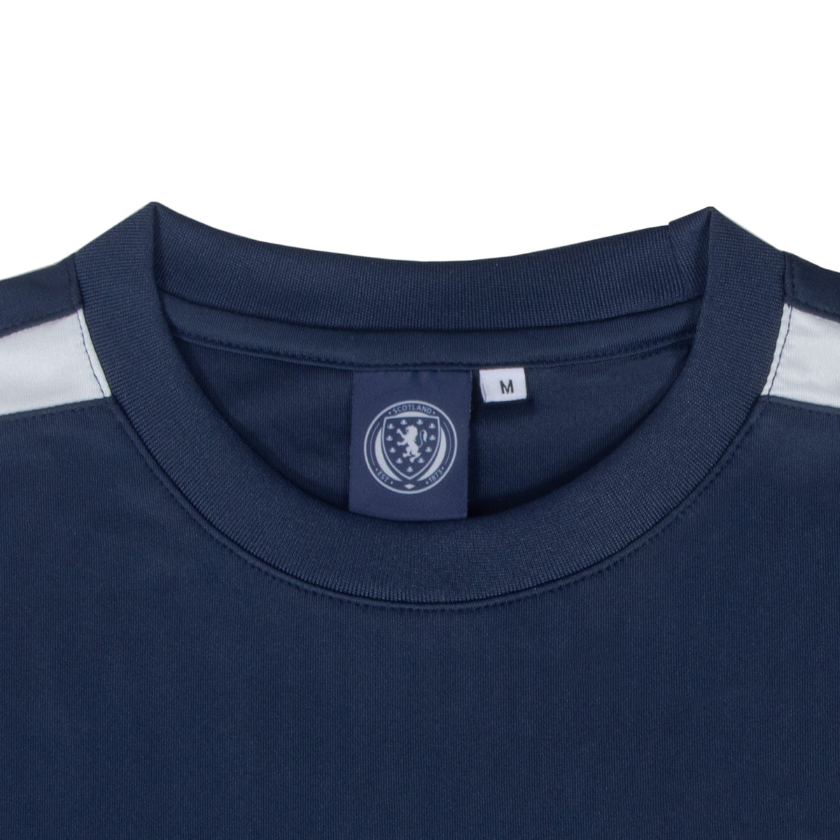 Scotland adults poly T-shirt in navy blue with national crest to chest.