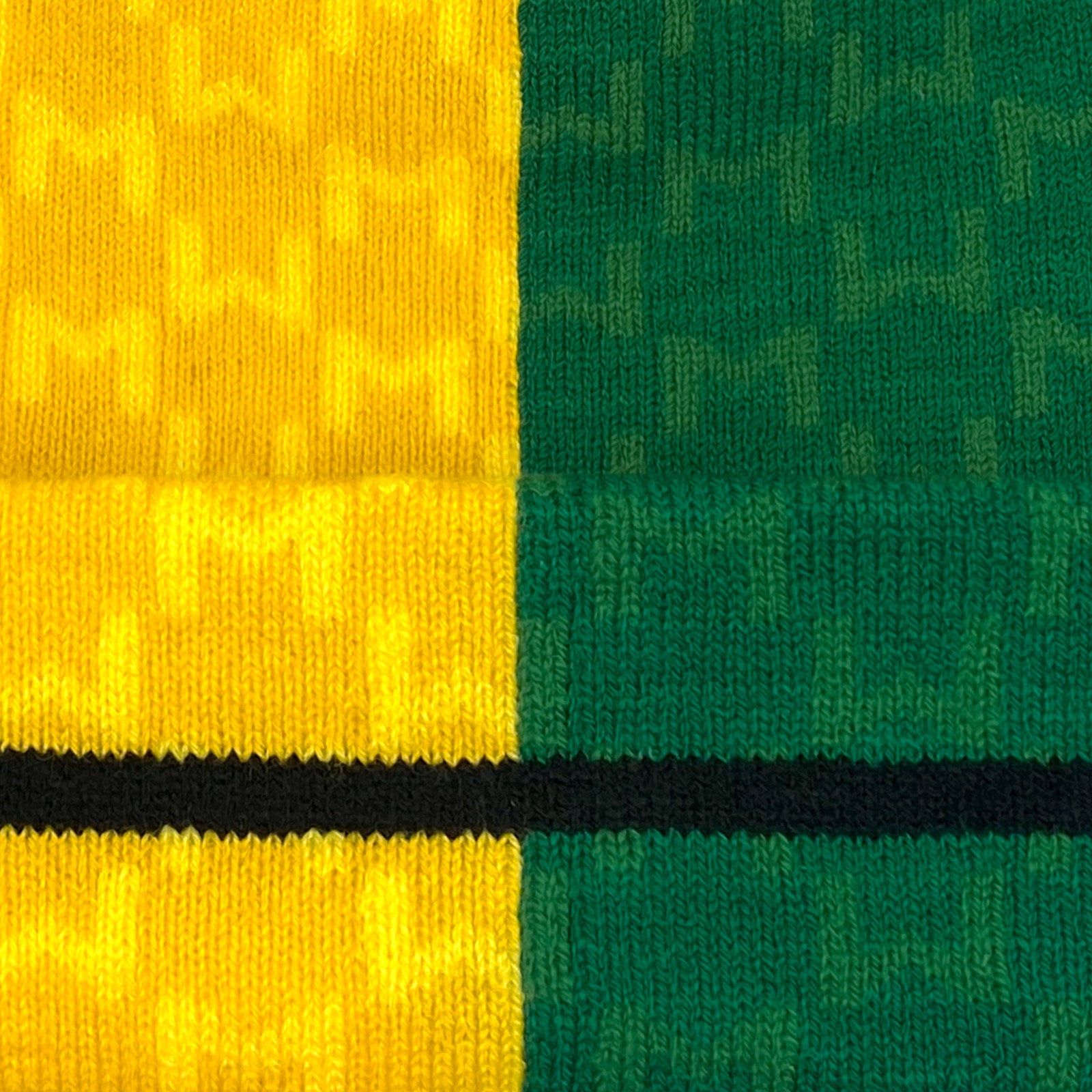 Man United bobble hat in retro green & yellow 1992 colours