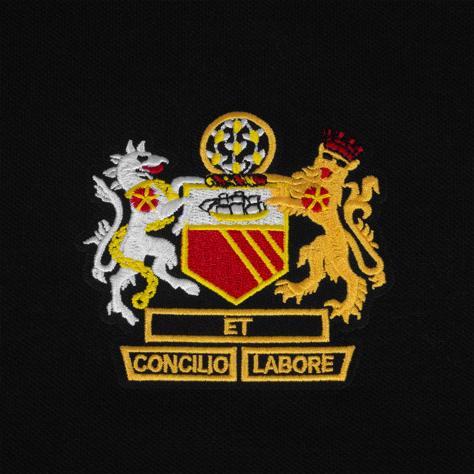 Man United retro polo shirt in black with Manchester crest