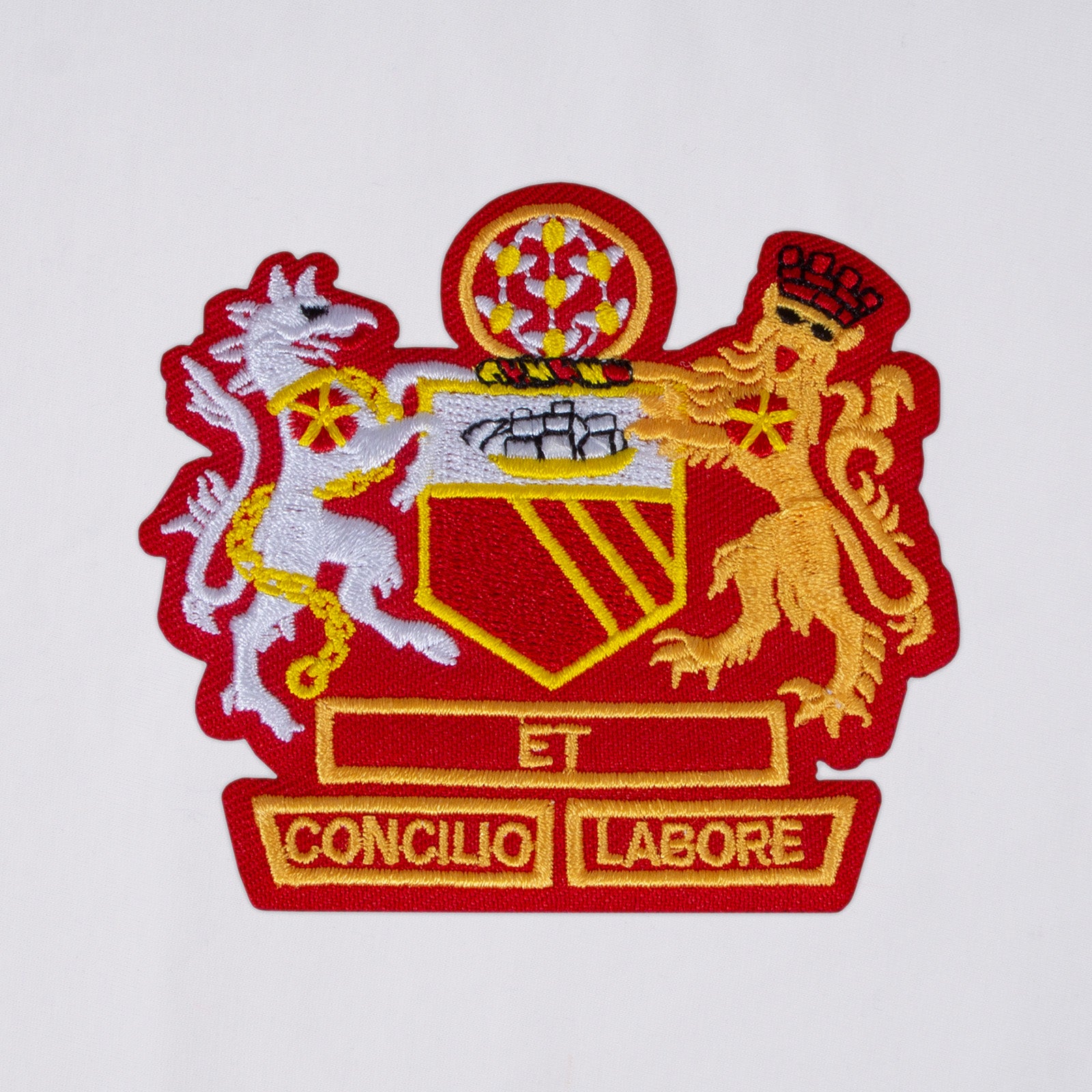 Man Utd adults retro T-shirt v-neck in white featuring Manchester crest to front