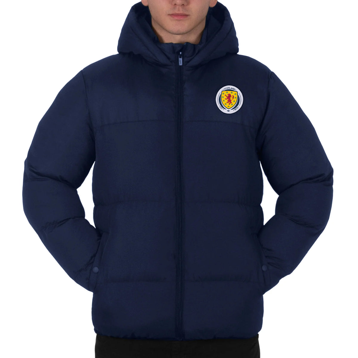Scotland adults quilted jacket in navy blue with national team crest to chest.