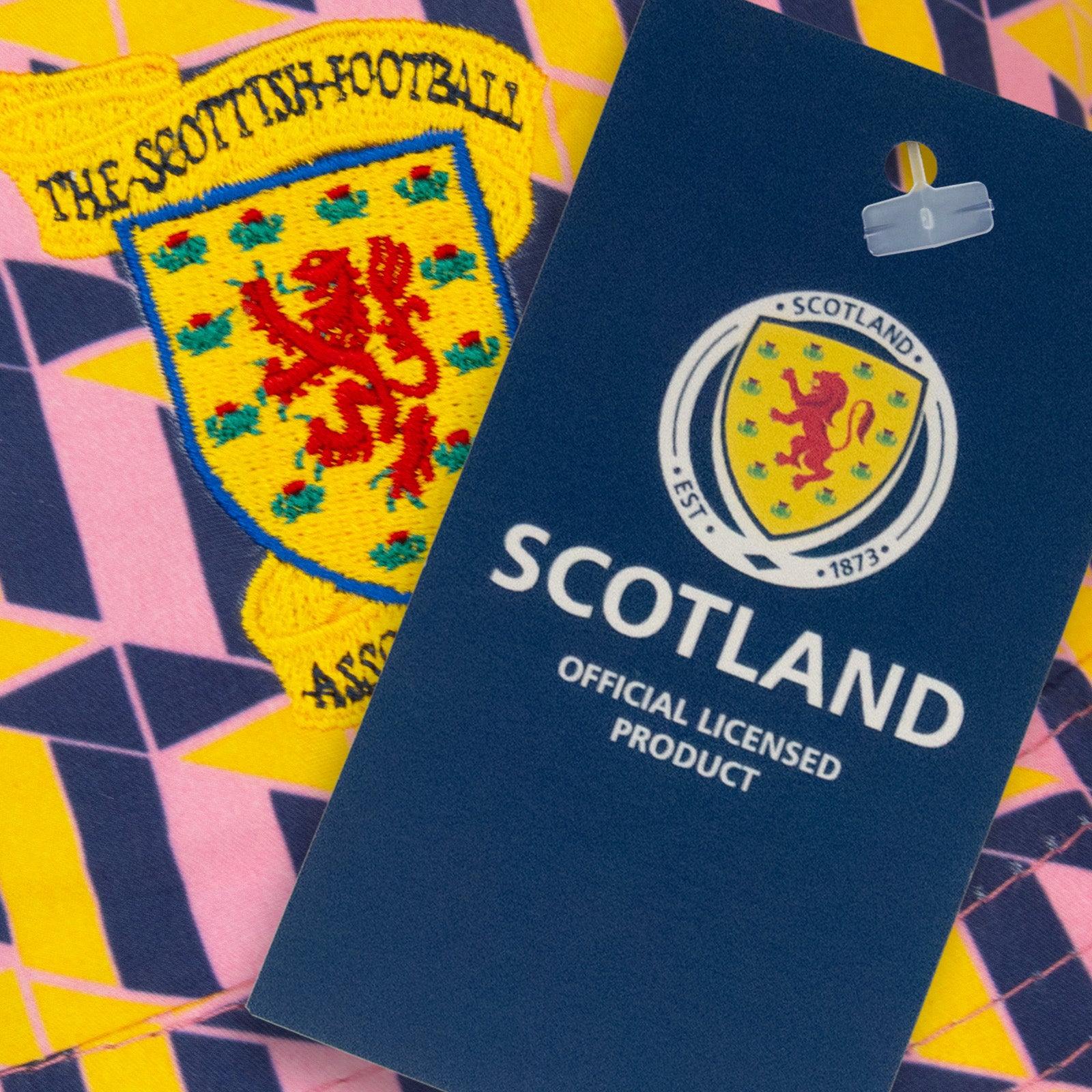 Scotland bucket hat in navy blue, red and white