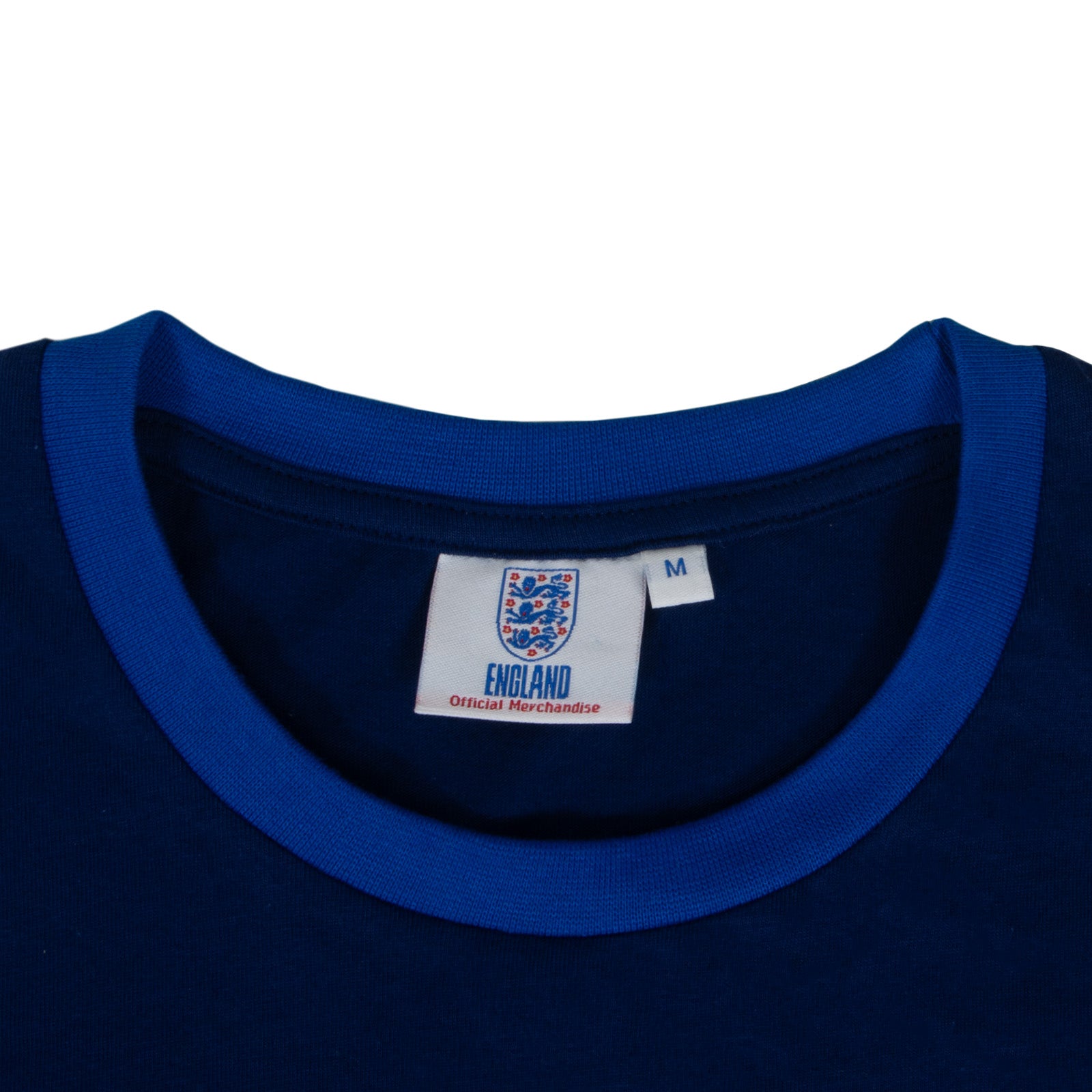 England adults premium pyjamas in navy blue. Short-sleeved t-shirt and full-length bottoms featuring the three lions national team crest plus 'ENGLAND' text to the waistband