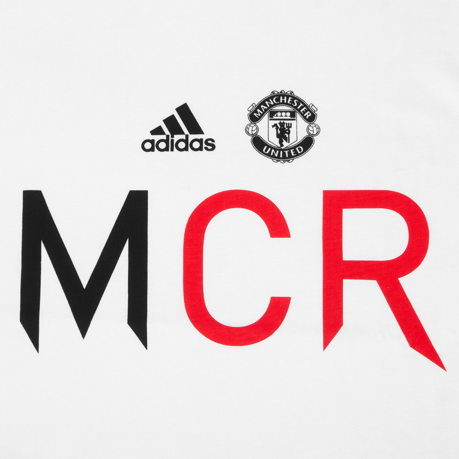 Man Utd adults T-Shirt in white with team crest and MCR text to front.