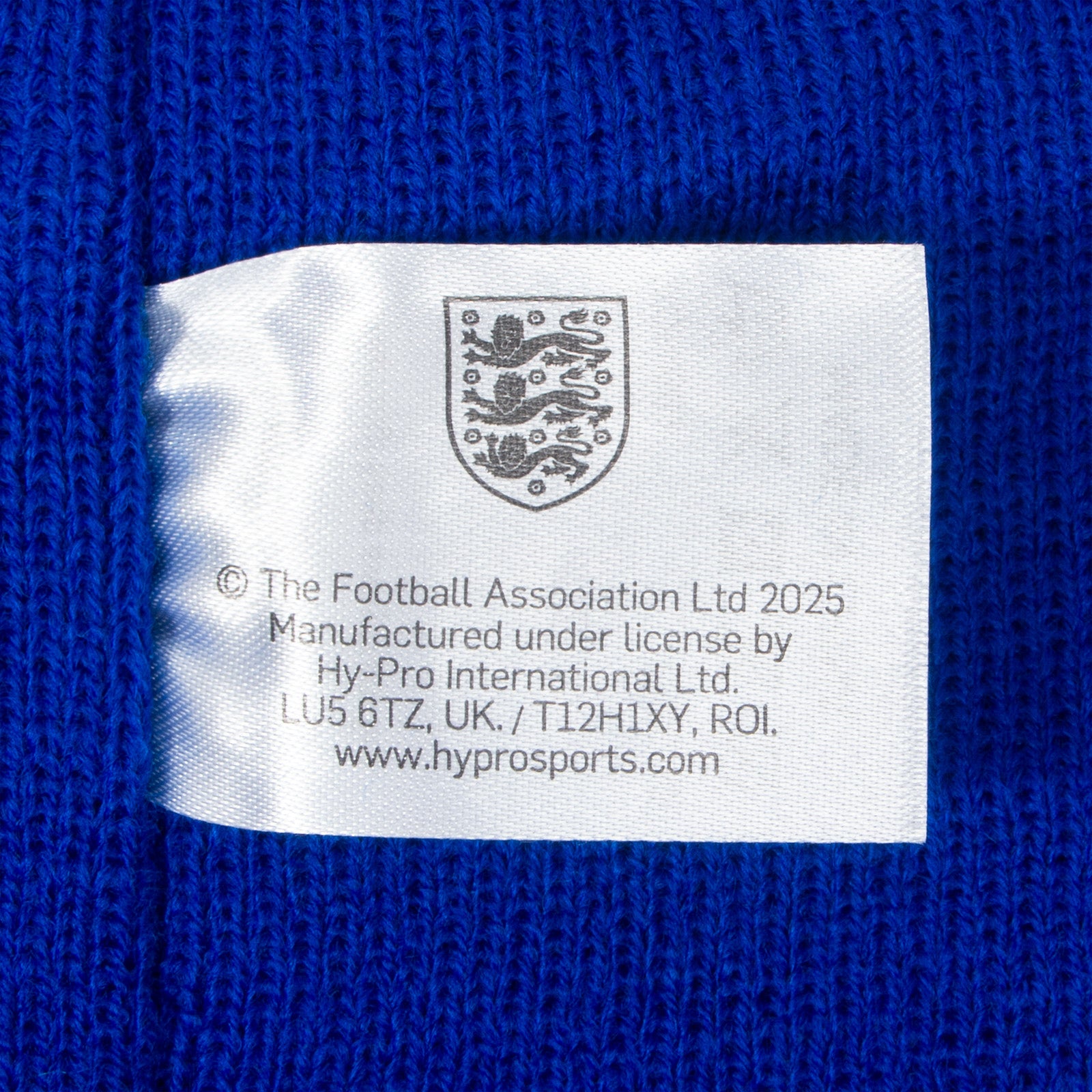 England knitted beanie bobble hat