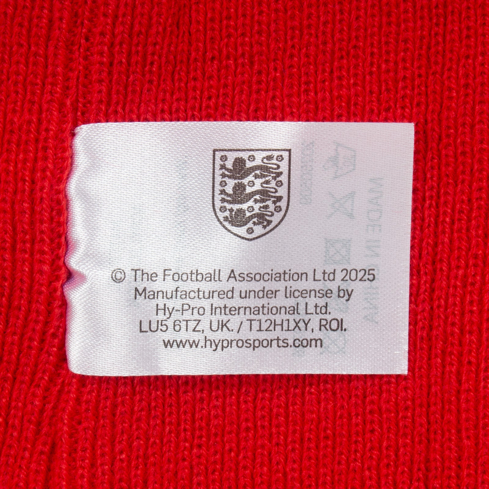 England knitted beanie bobble hat