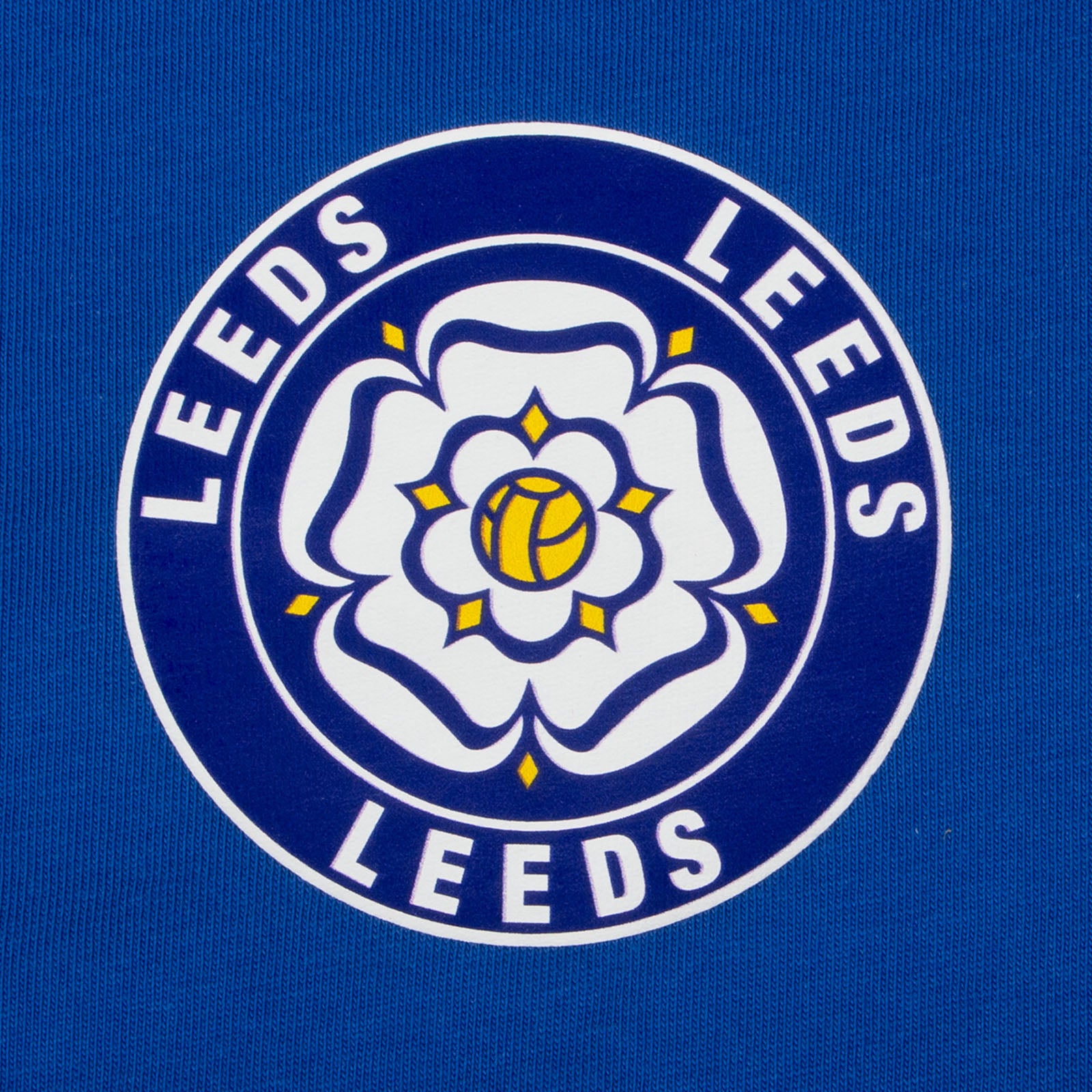 Leeds retro t-shirt in white & royal with printed crest