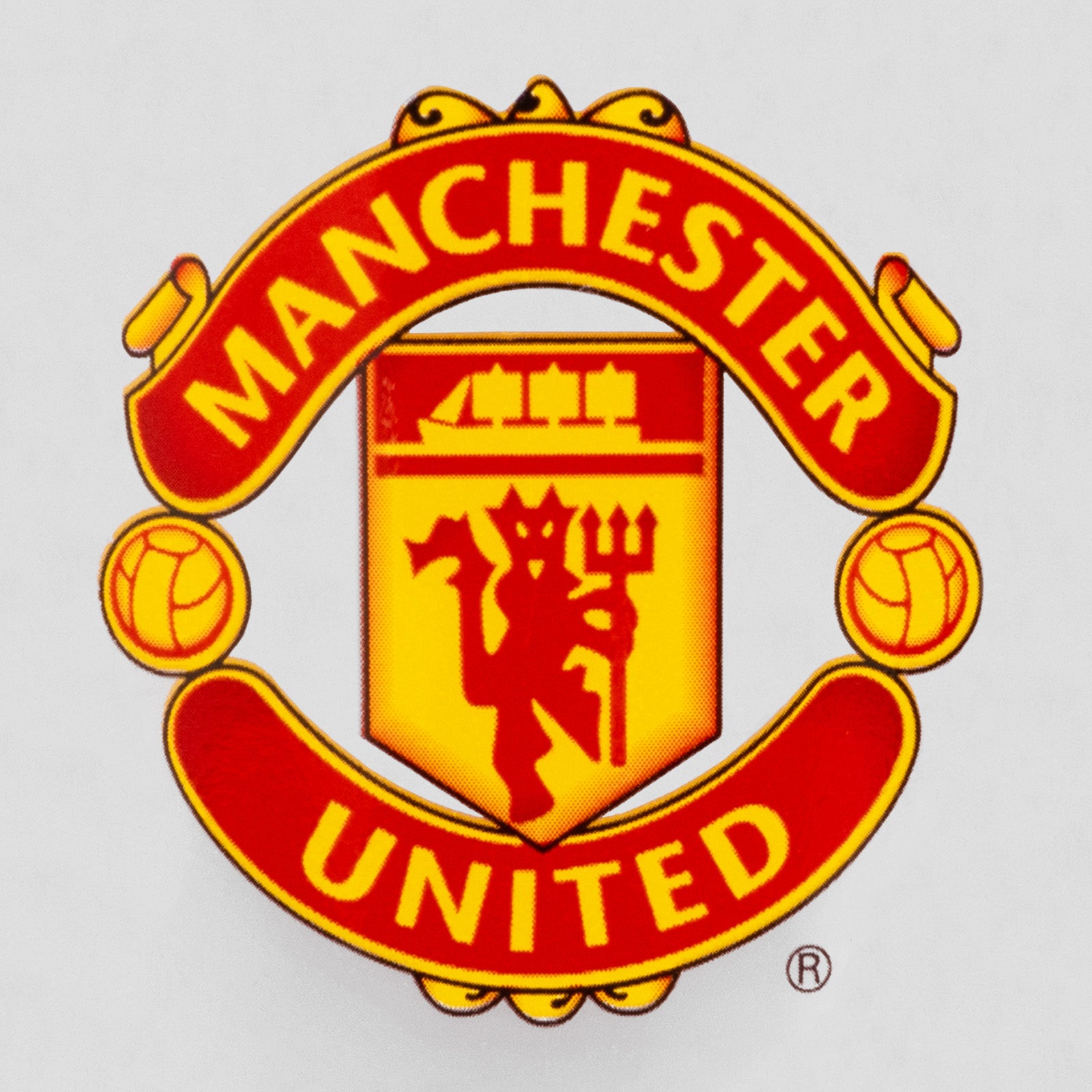 Manchester United 750ml reusable plastic sports water bottle in red, featuring the club crest, with screw-on lid and push/pull drinking top
