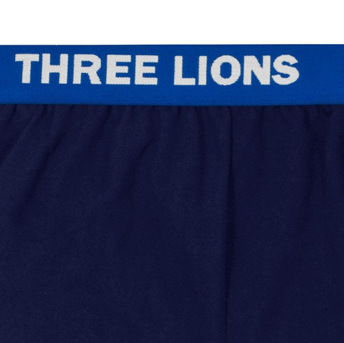 England kids pyjamas in white. Short sleeve top with graphic and shorts with 3 Lions logo to the left leg.
