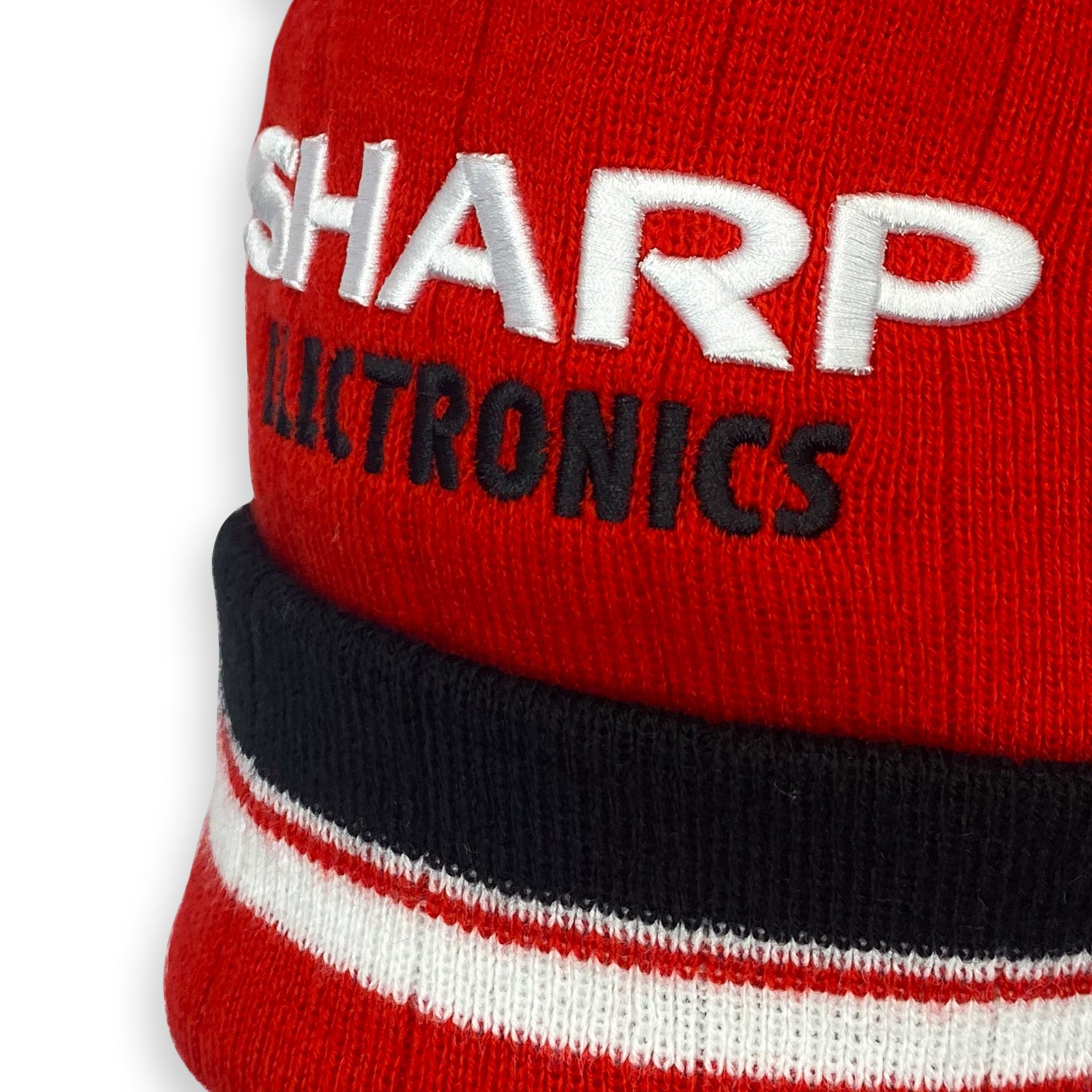 Man United bobble hat in retro red 1983 colours
