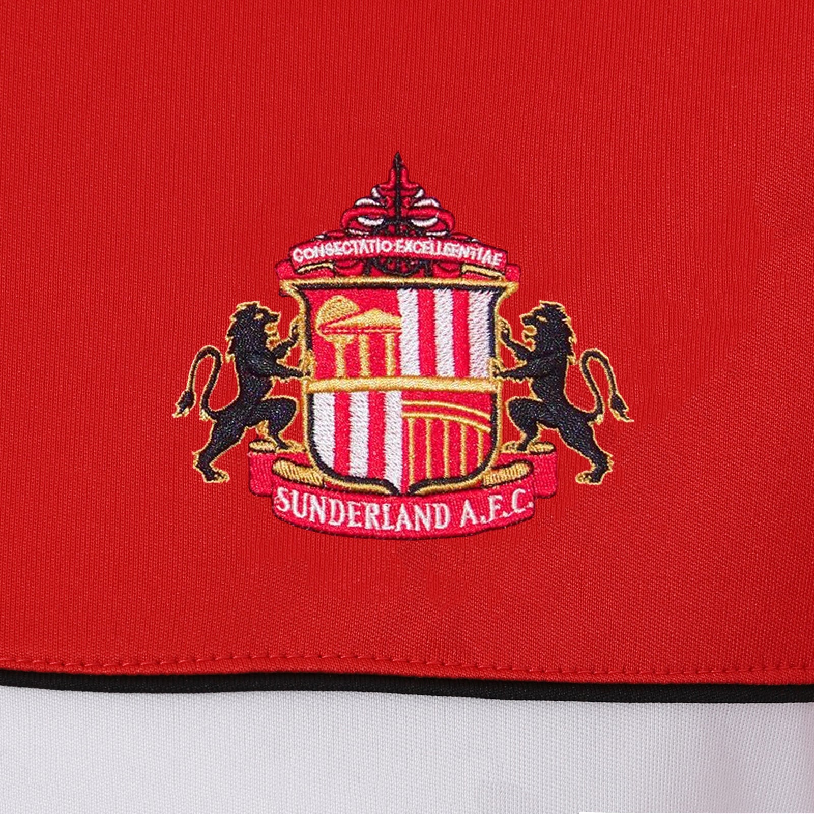 Sunderland adults poly T-shirt in red with club crest to chest