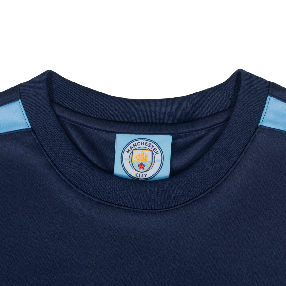 Man City adults T-shirt in navy blue with club crest to chest