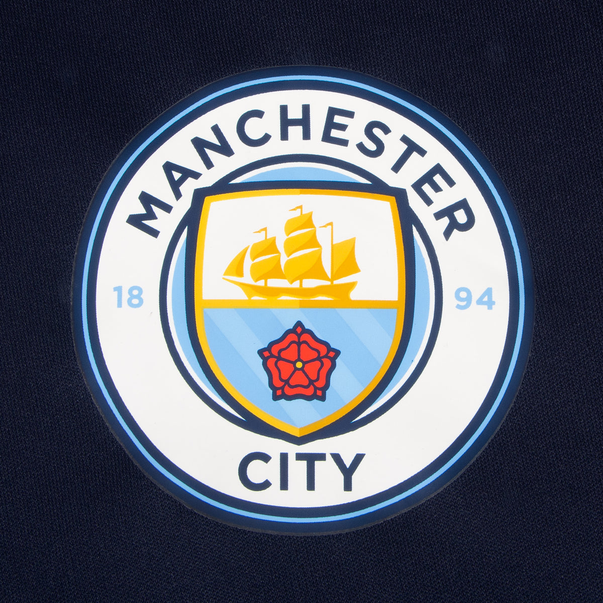 Man City adults T-shirt in navy blue with club crest to chest
