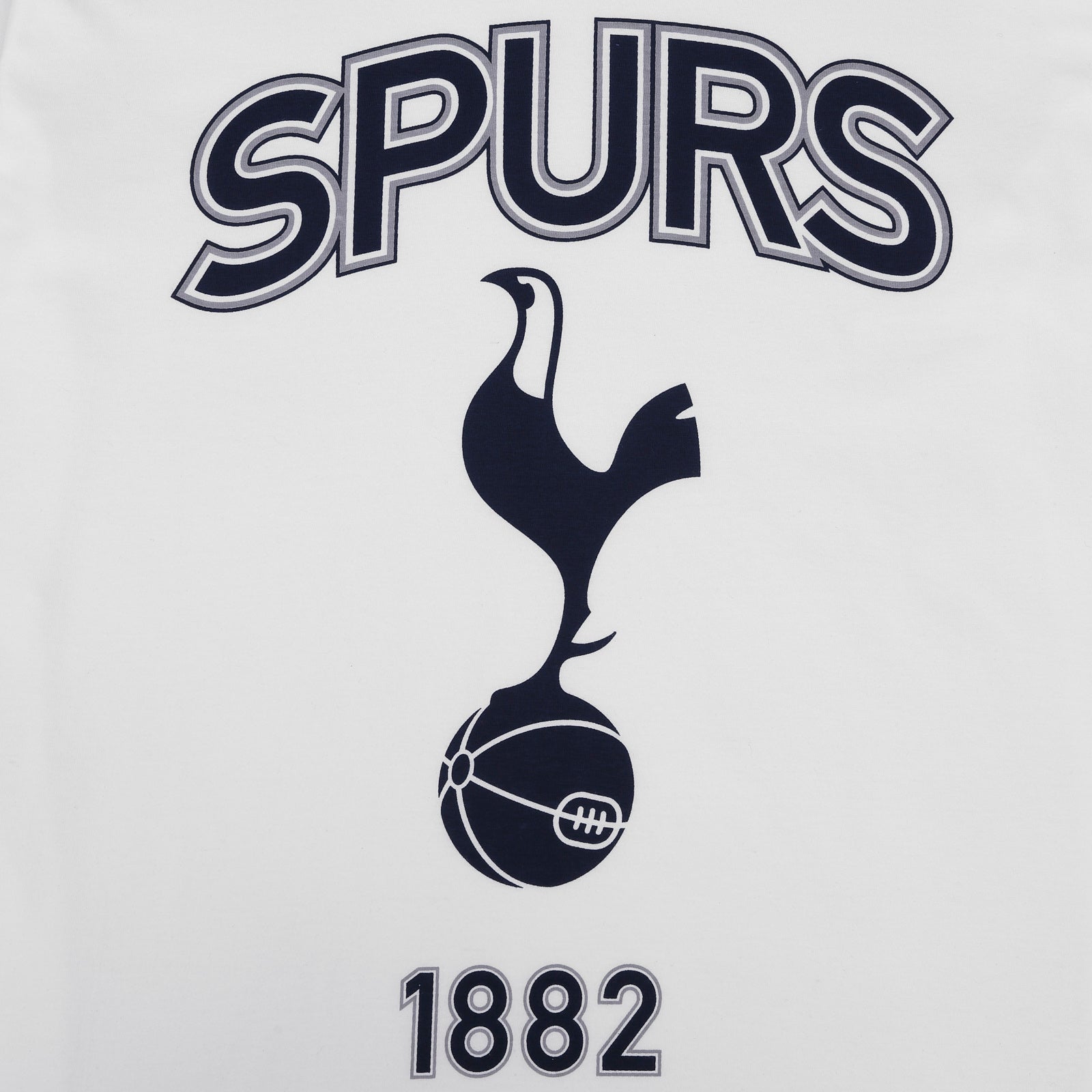 Spurs adults short pyjama set in white with a short sleeve t-shirt & graphic and shorts with logo to the left leg.
