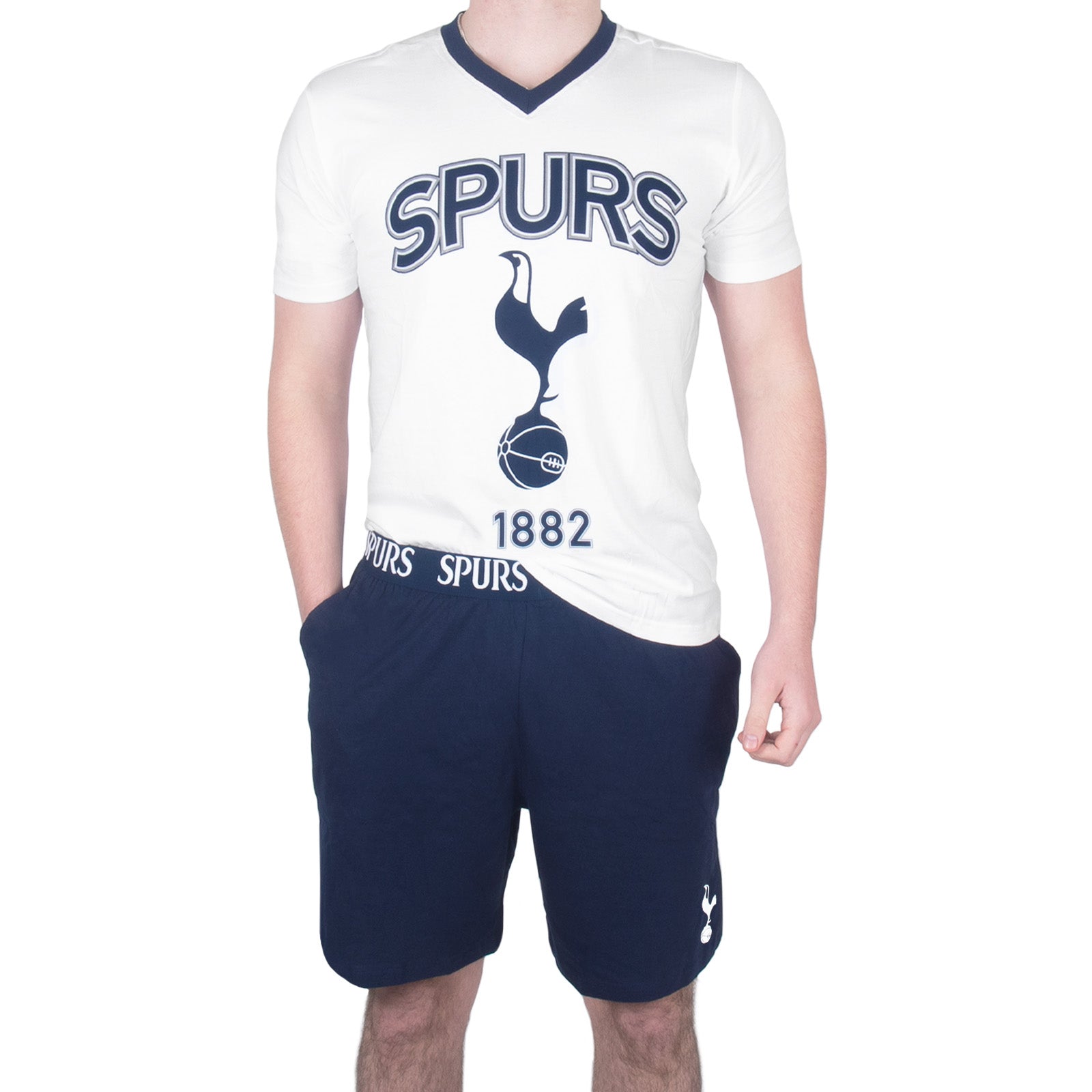 Spurs adults short pyjama set in white with a short sleeve t-shirt & graphic and shorts with logo to the left leg.