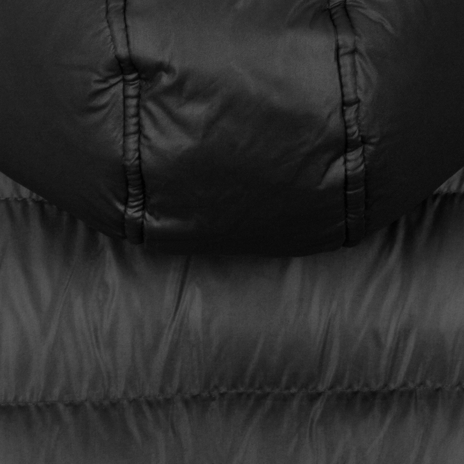 Arsenal adults quilted jacket in black with club crest to chest.