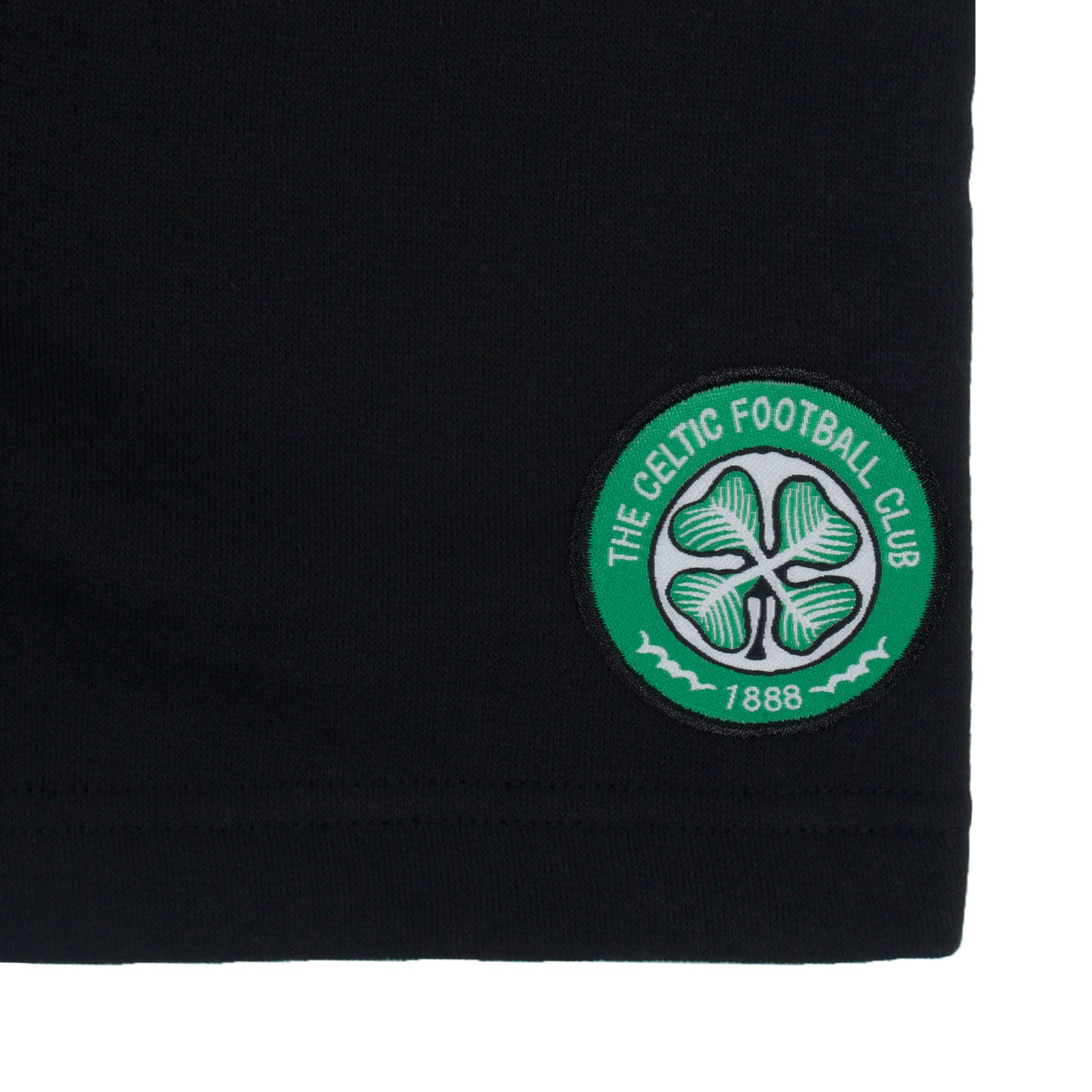 Celtic adults fleece shorts in black with crest to left leg and pockets to front & back.