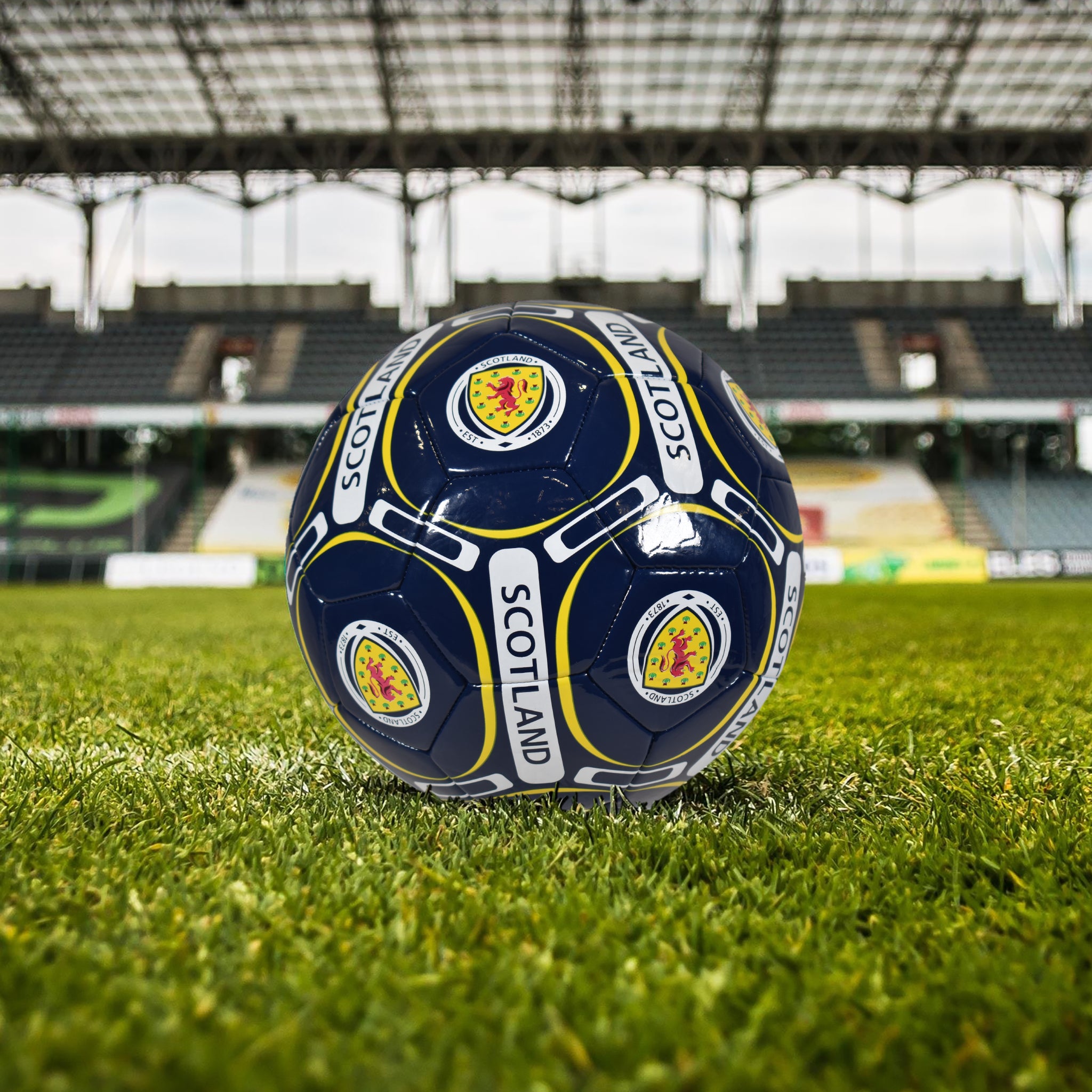 Scotland size 4 navy & yellow football with Scotland FA crest & text.