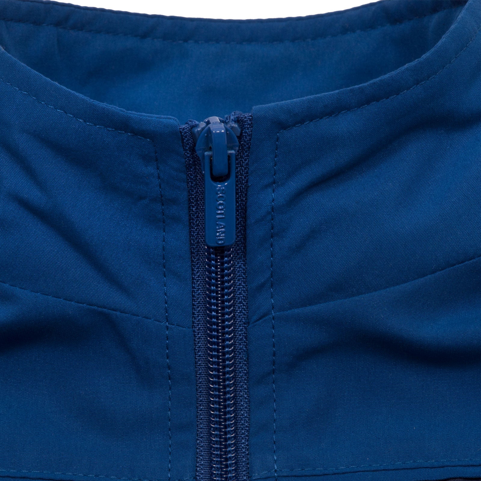 Scotland FA kids tracksuit in navy blue with national crest to chest and left thigh