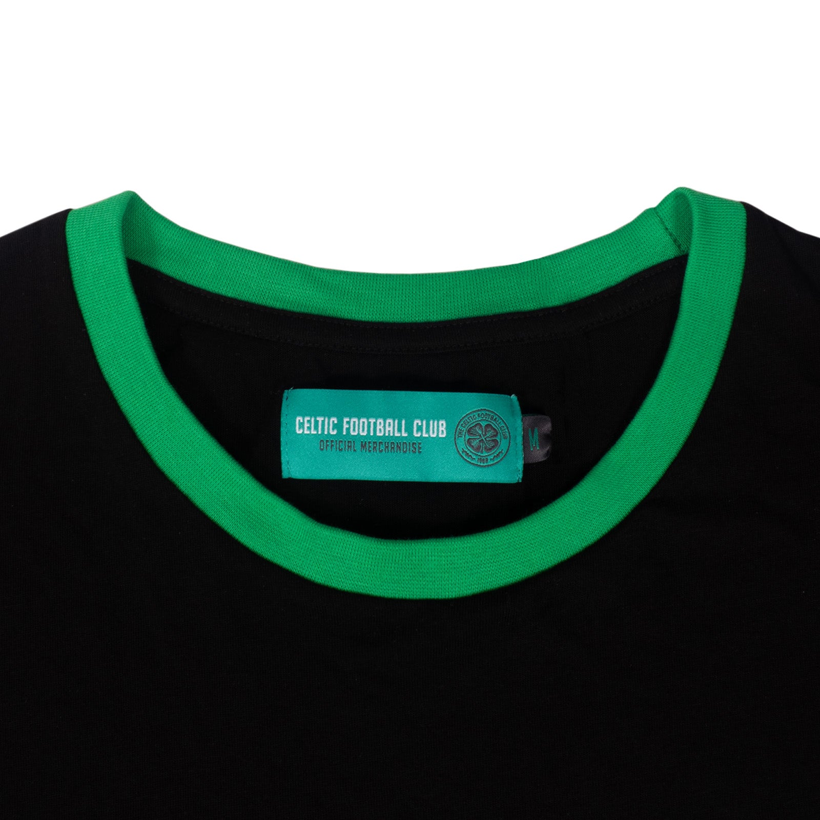 Celtic adults long pyjamas in black. Short sleeve top with badge to chest and long bottoms with badge.