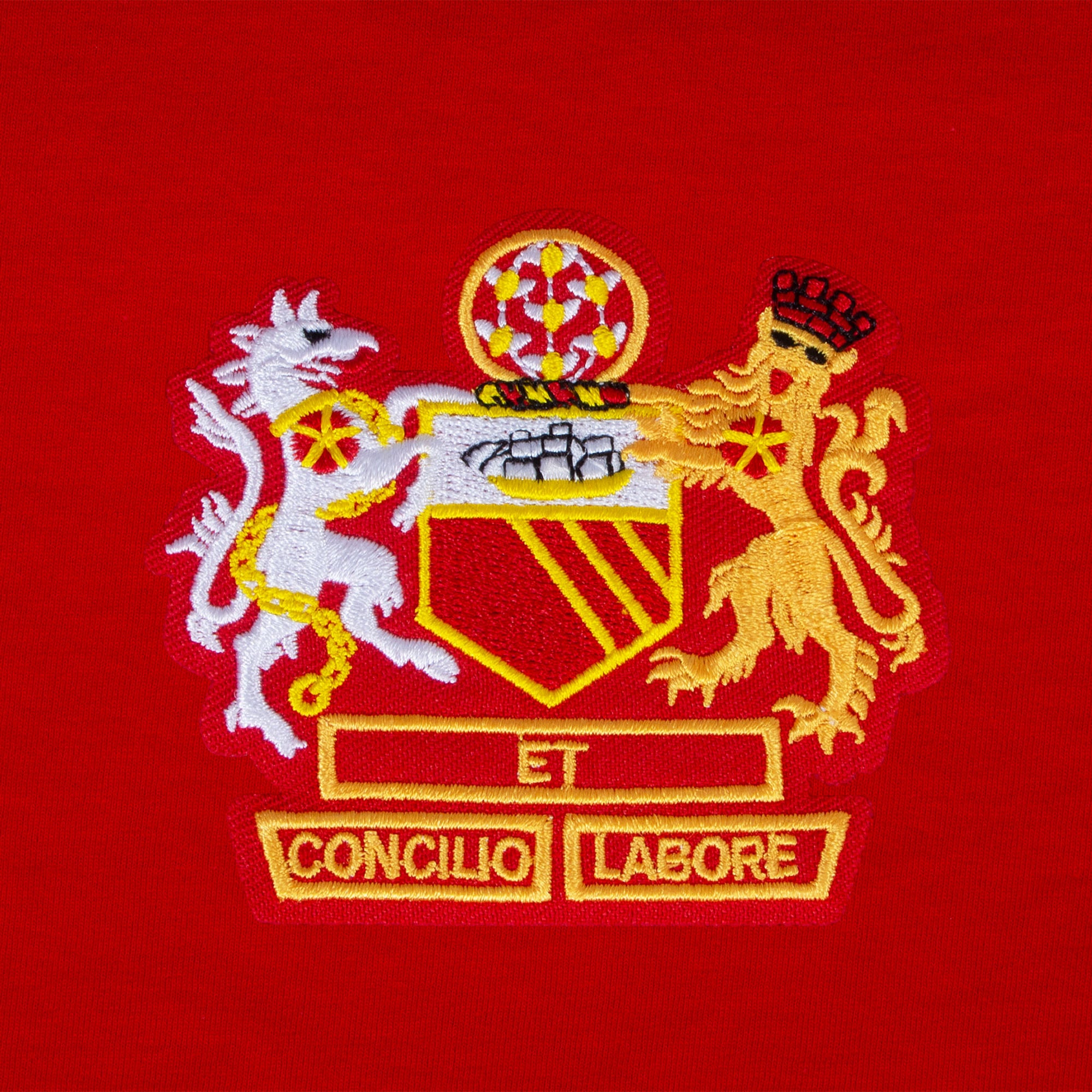 Man Utd adults retro T-shirt v-neck in Red featuring Manchester crest to front