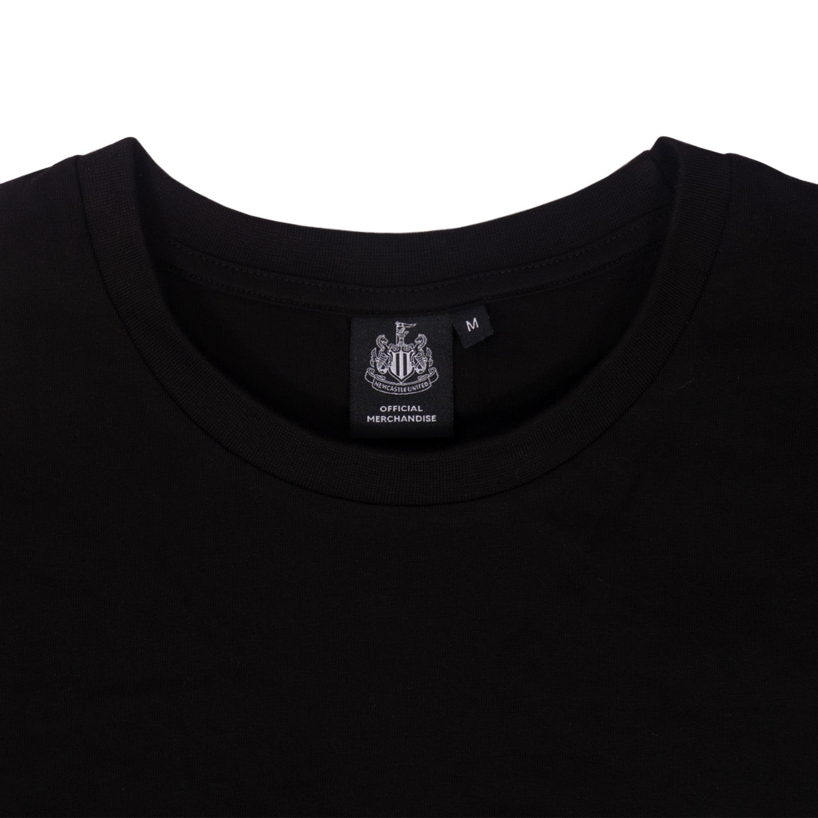 Newcastle adults long pyjamas in black. Short sleeve top with club crest to chest and long bottoms with club crest