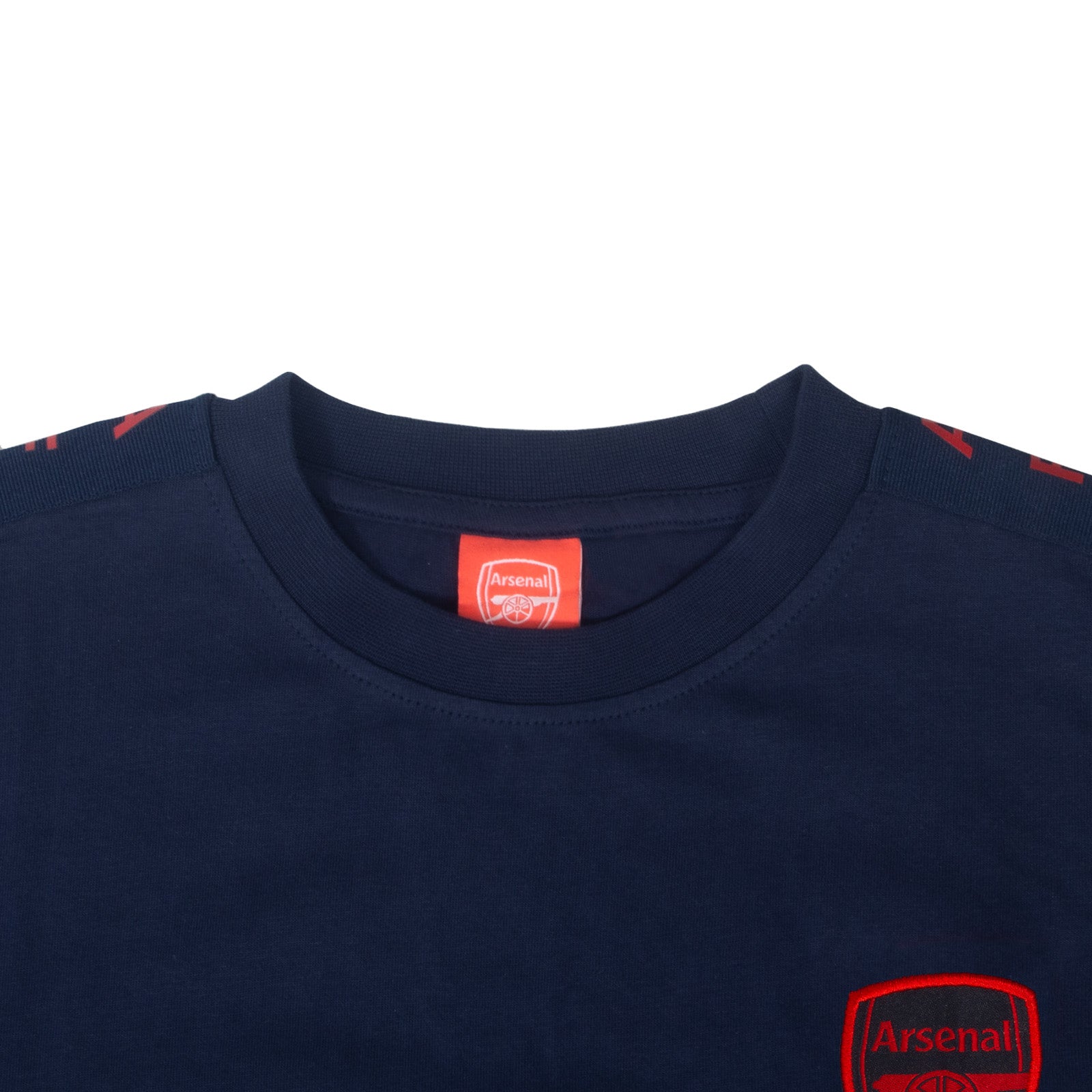 Arsenal adults T-shirt, short sleeves in navy blue with club crest to chest