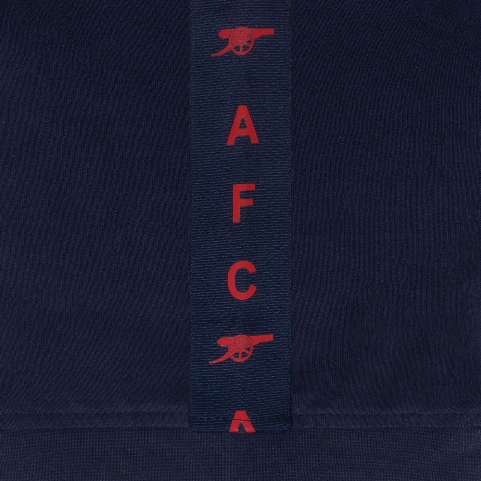 Arsenal adults T-shirt, short sleeves in navy blue with club crest to chest