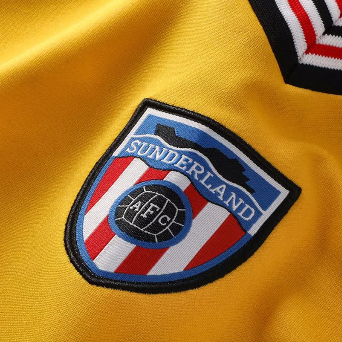 Sunderland retro football shirt. Replica 86/88 retro third shirt in yellow with club crest and sponsor print to front