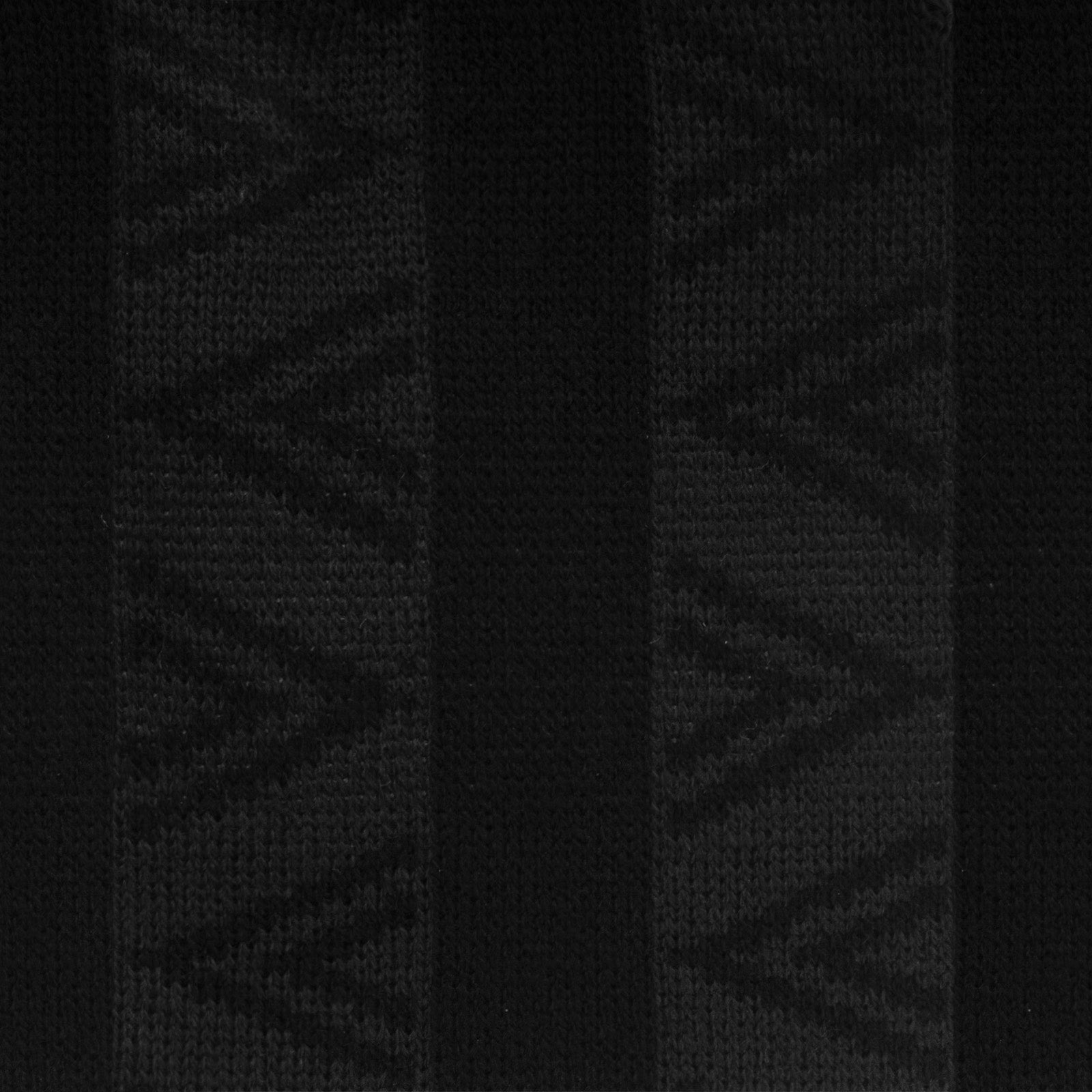 Man United bobble hat in retro black 1994 colours