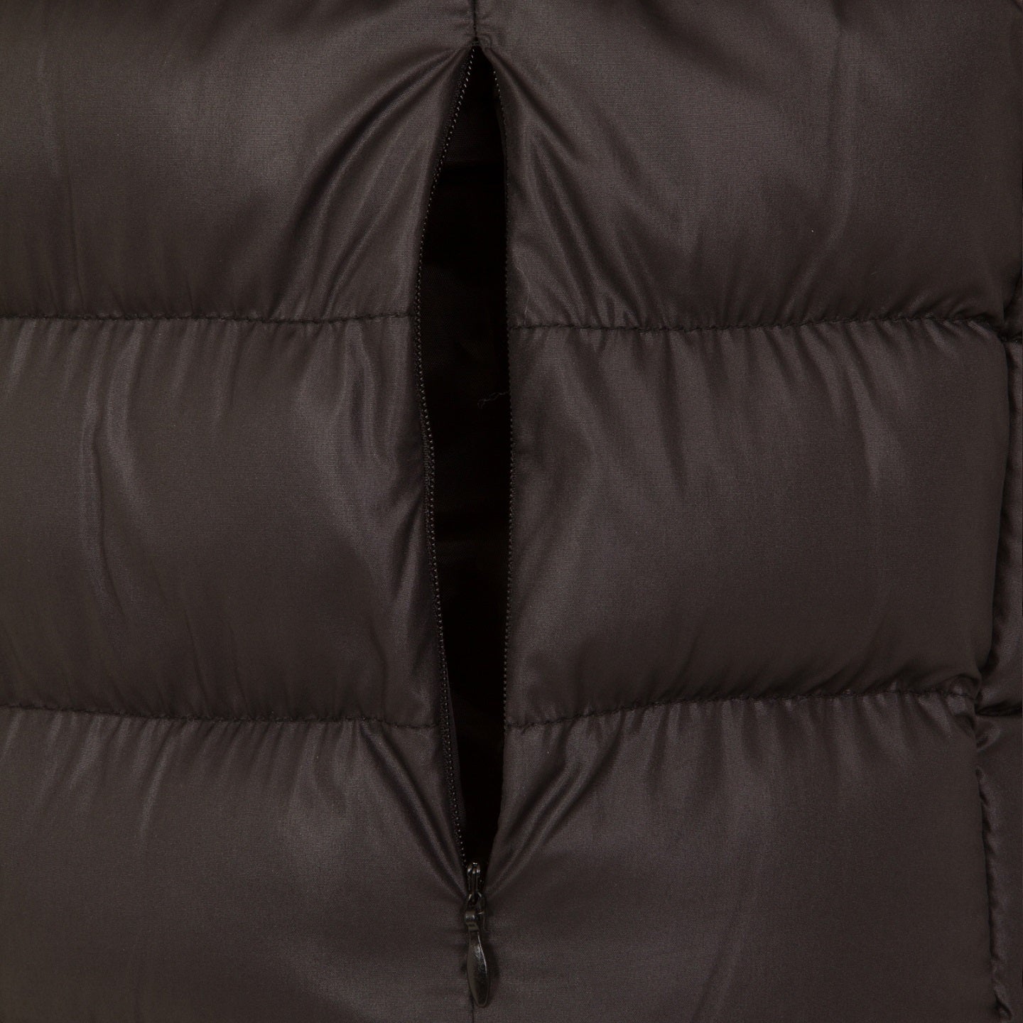 Spurs adults quilted jacket in black with club crest print to chest.