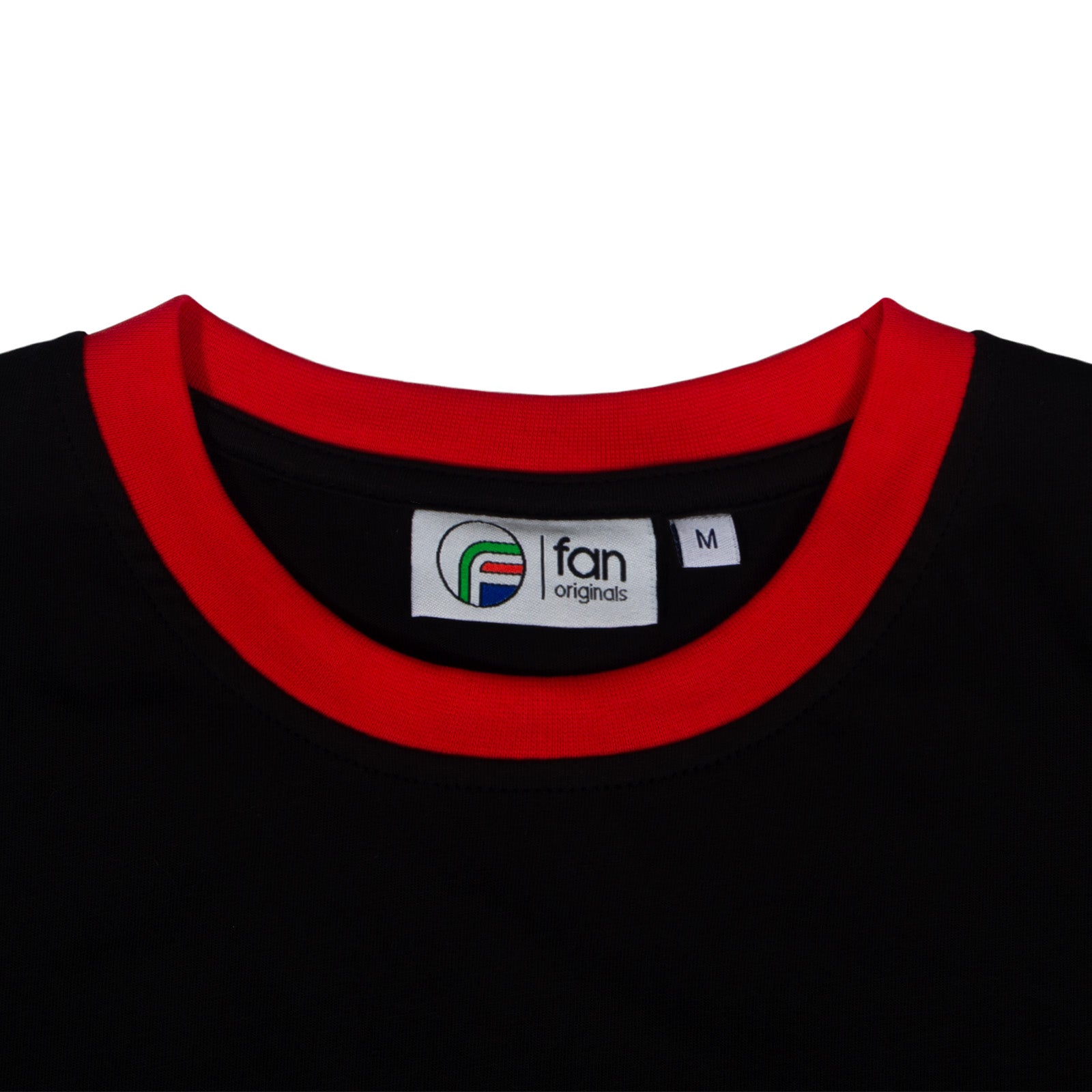 Man Utd adults retro T-shirt in black featuring Manchester and Wembley 58 crest