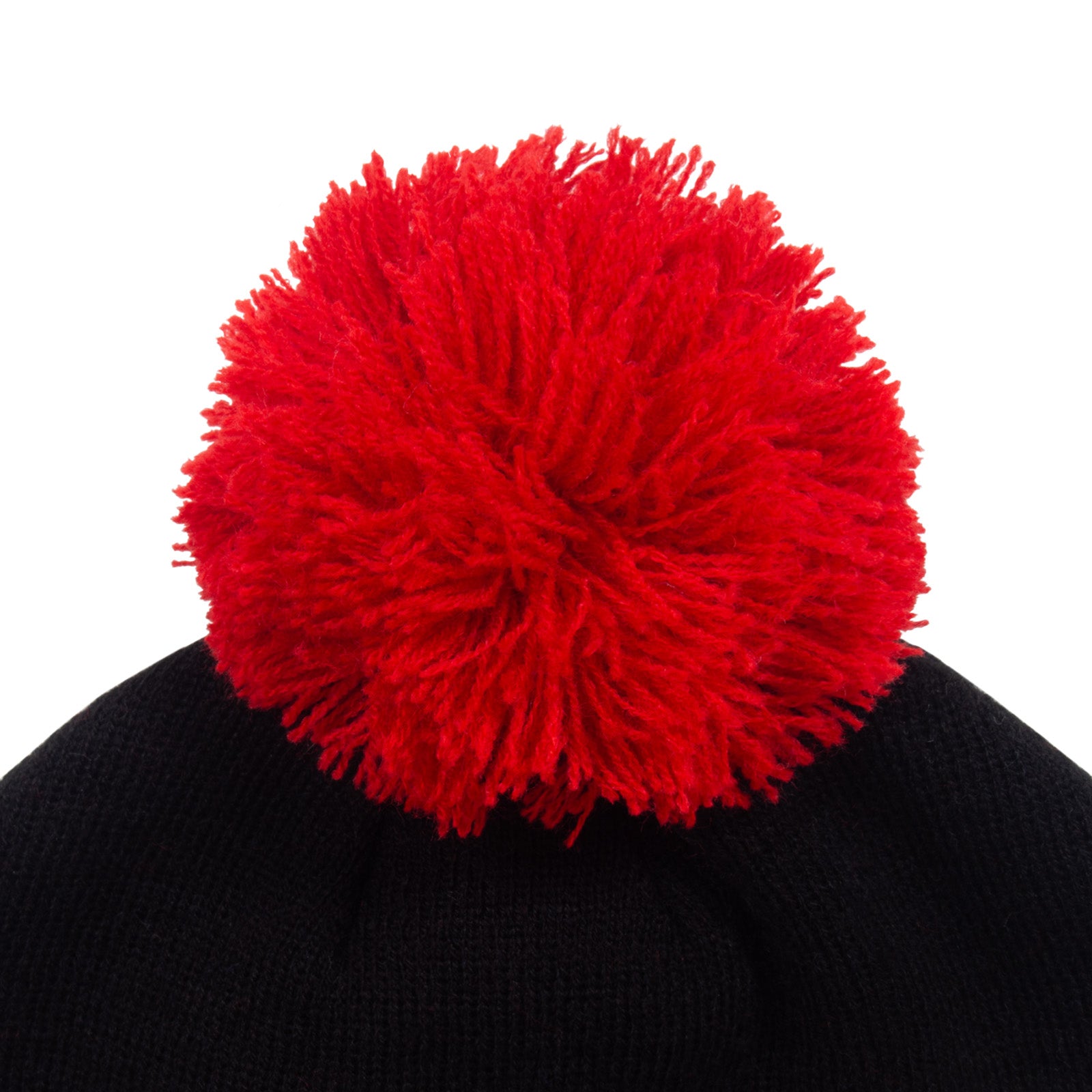 Man United knitted bobble hat in black with text to front