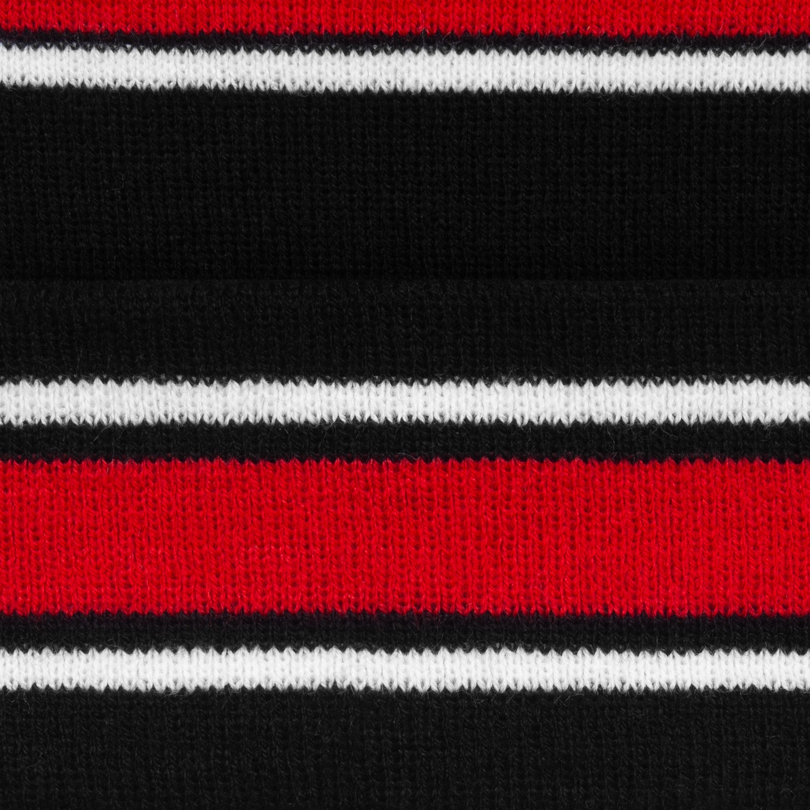 Man United knitted bobble hat in black with text to front