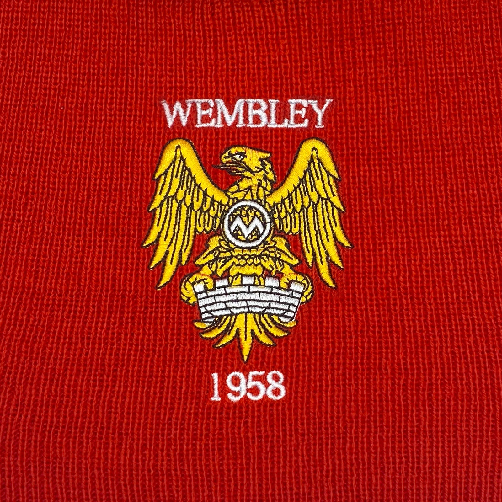 Man United bobble hat in retro red 1958 colours